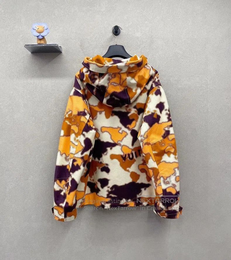 Louis Vuitton LV Campfire Map Print Hooded Jacket. Size US L / EU 52-54 / 3 - 2 Thumbnail