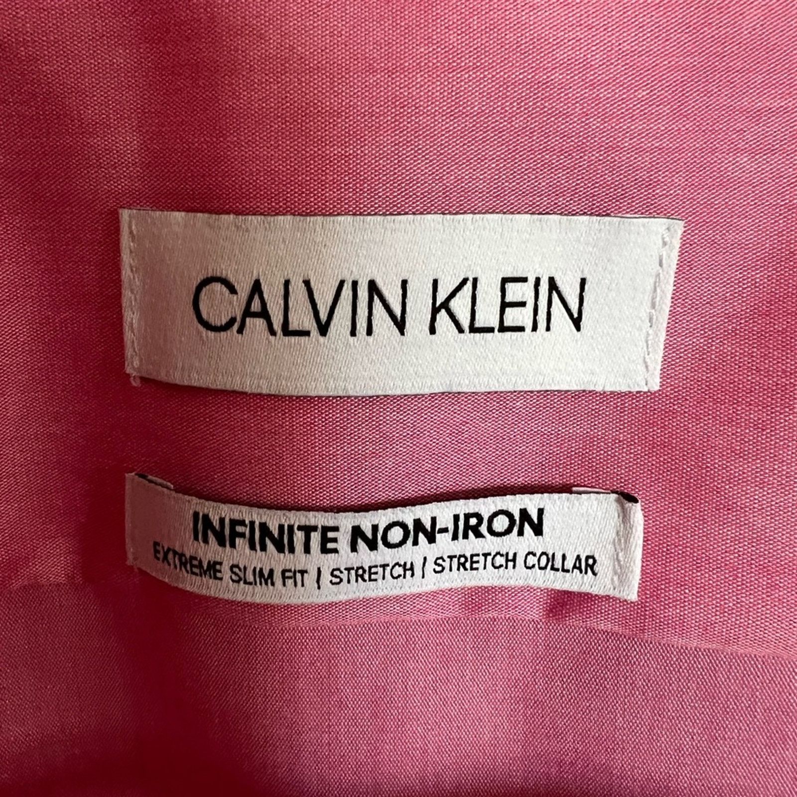 Calvin Klein Calvin Klein men's button down size 15(m) 32/33 Size US M / EU 48-50 / 2 - 6 Thumbnail