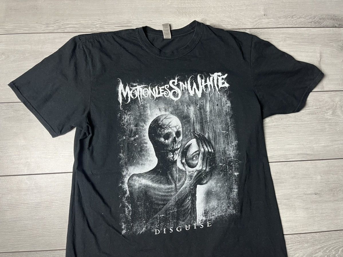 Band Tees Motionless in white Tshirt rock band size XLarge Size US XL / EU 56 / 4 - 3 Thumbnail