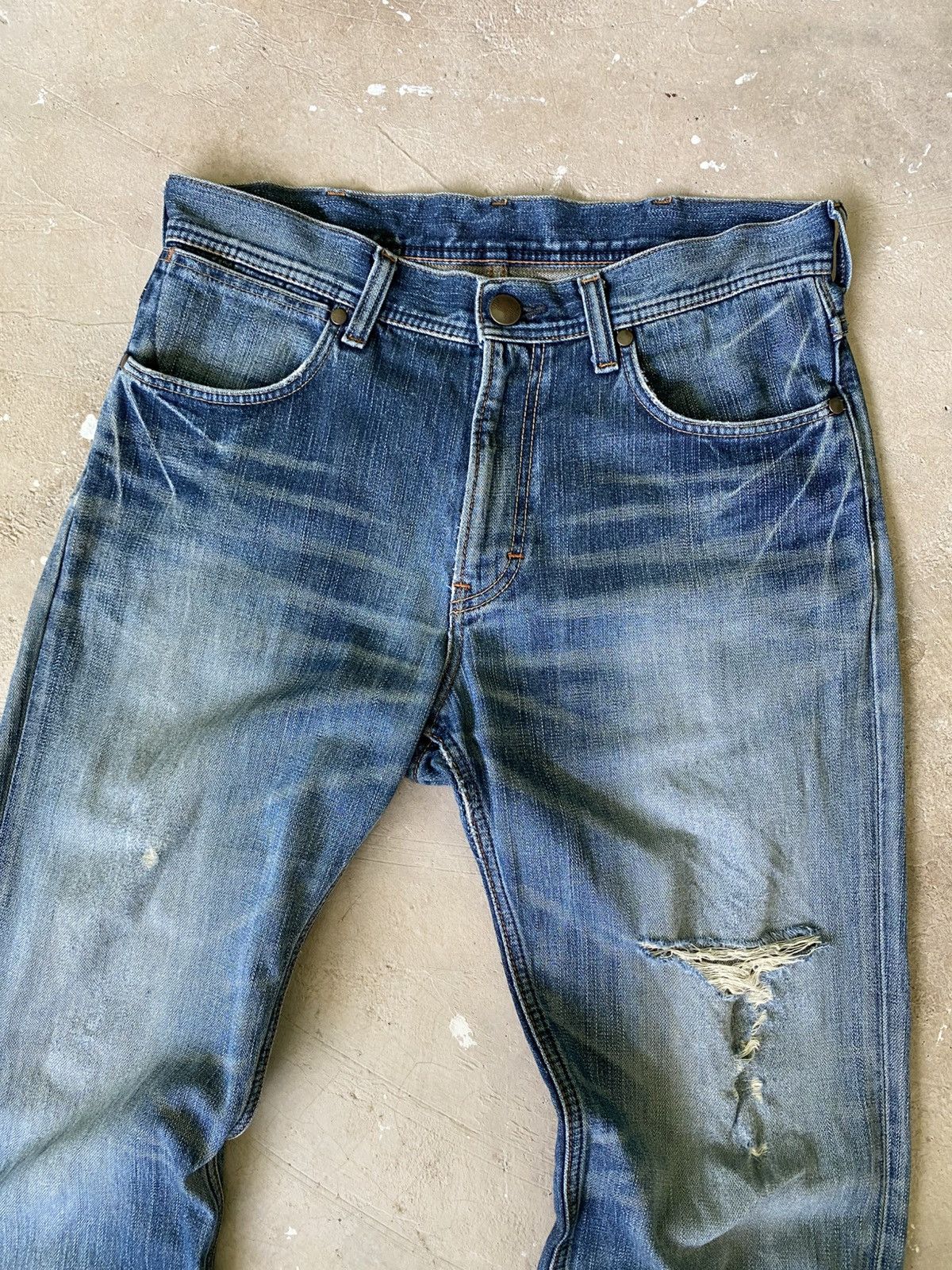Wrangler Vintage Wrangler Distressed Fade Denim Size US 33 - 2 Thumbnail
