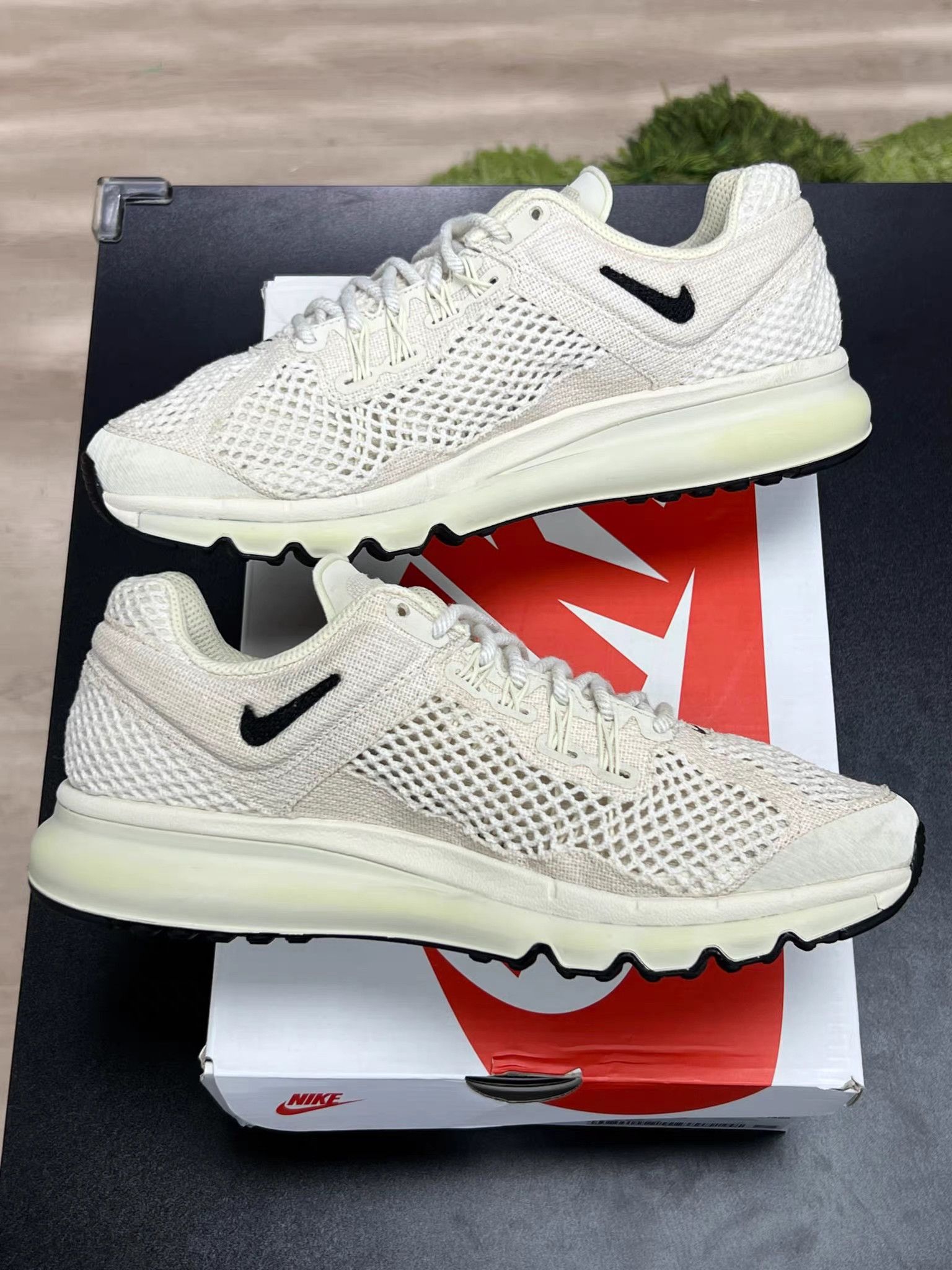 Nike Nike × Stüssy Air Max 2013 "Fossil" K15 Size US 10 / EU 43 - 6 Thumbnail