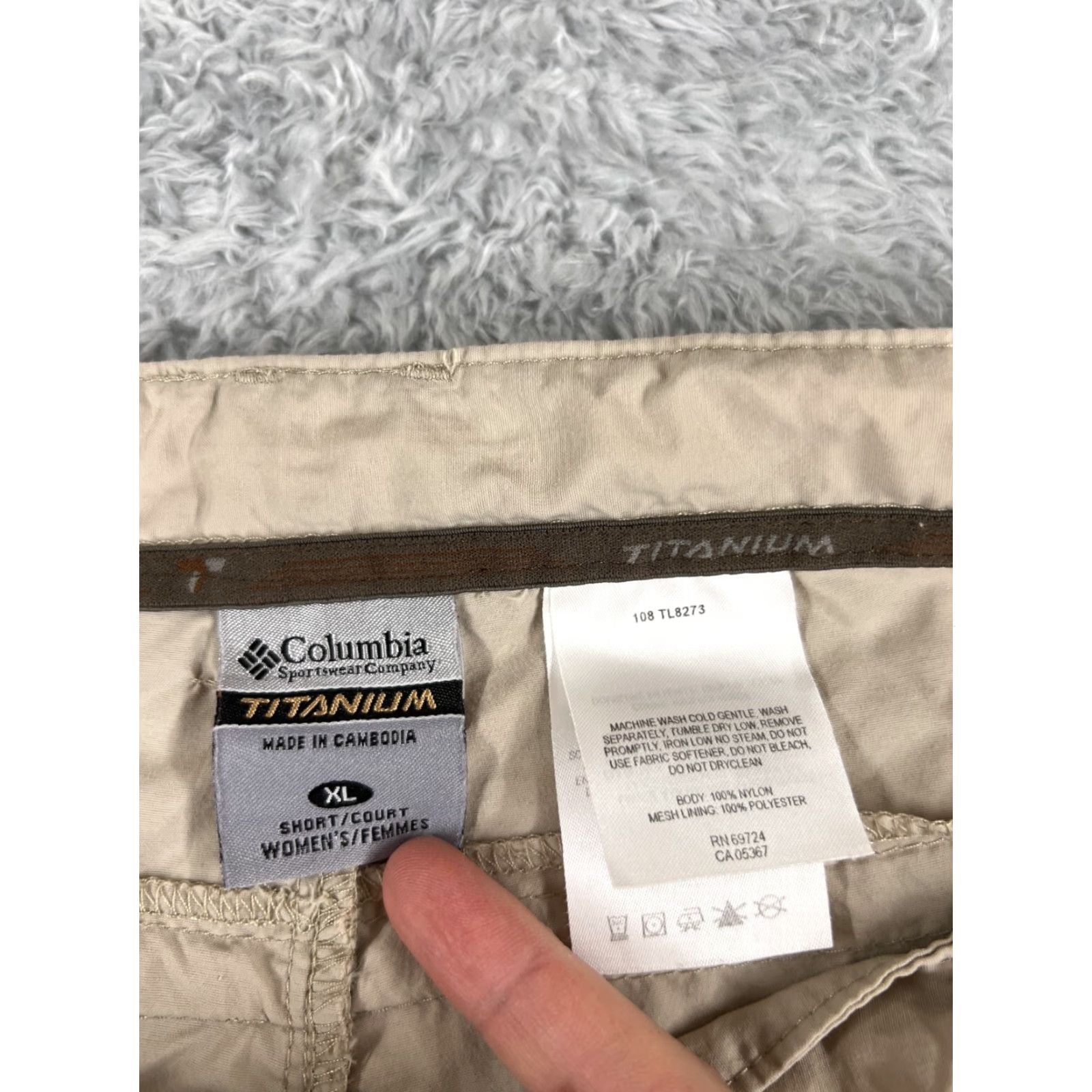Vintage Columbia Pants Womens XL Beige Cargo Convertible 100% Nylon Titanium Size 40" / US 18 - 6 Thumbnail
