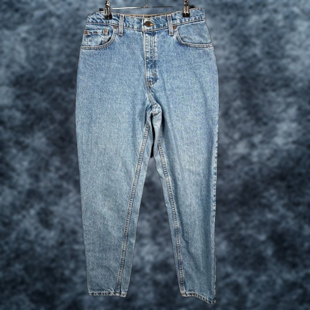 Levi's VINTAGE Levi's 550 Jeans Womens Regular Size 11 Medium Light Wash 28in Waist 29in Inseam Tapered Relaxed Fit 5-Pocket Denim Blue Women's Jeans Size 32" / US 10 / IT 46 - 1 Thumbnail