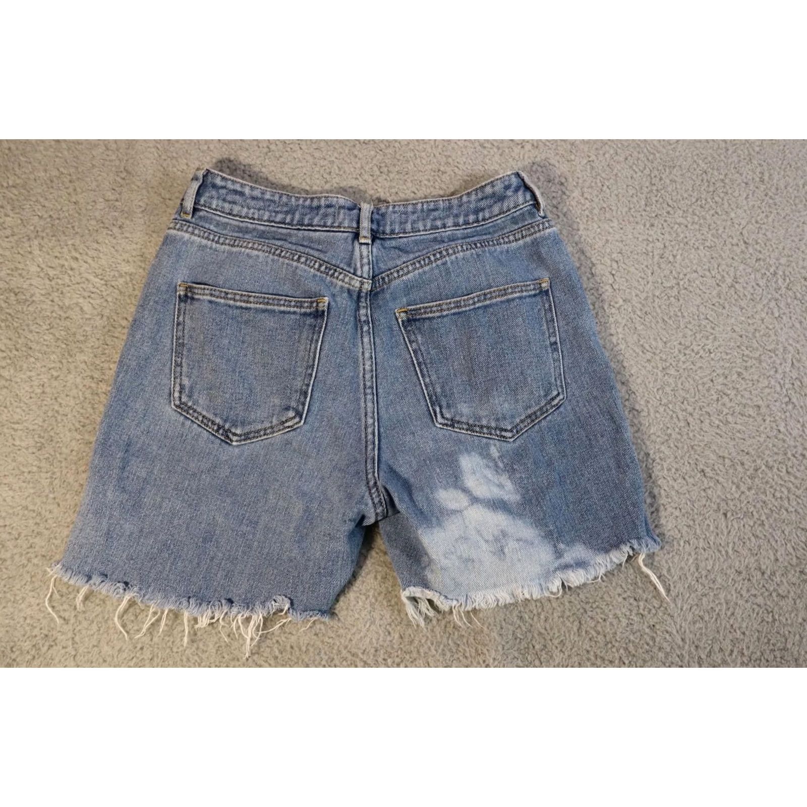 Pacsun Pacsun Mom Short Women's 24 Blue Denim Distressed Frayed Hem Casual Festival Regular Size 24 Inseam 2.25 in. Cotton Blend Denim Women PacSun Shops Size 42" / US 20 - 6 Thumbnail
