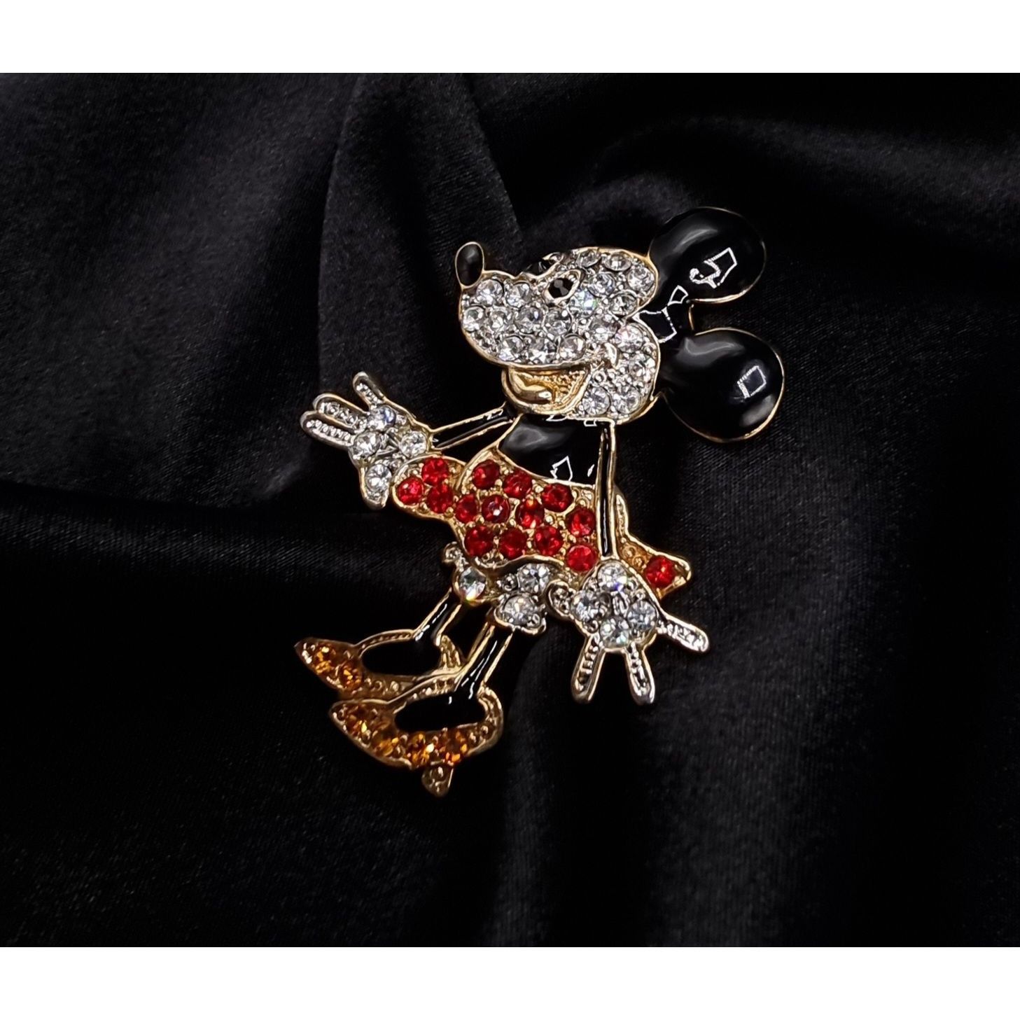 Disney Vintage 90s Disney Minnie Mouse Crystal Rhinestone Brooch Pi Size ONE SIZE - 1 Thumbnail