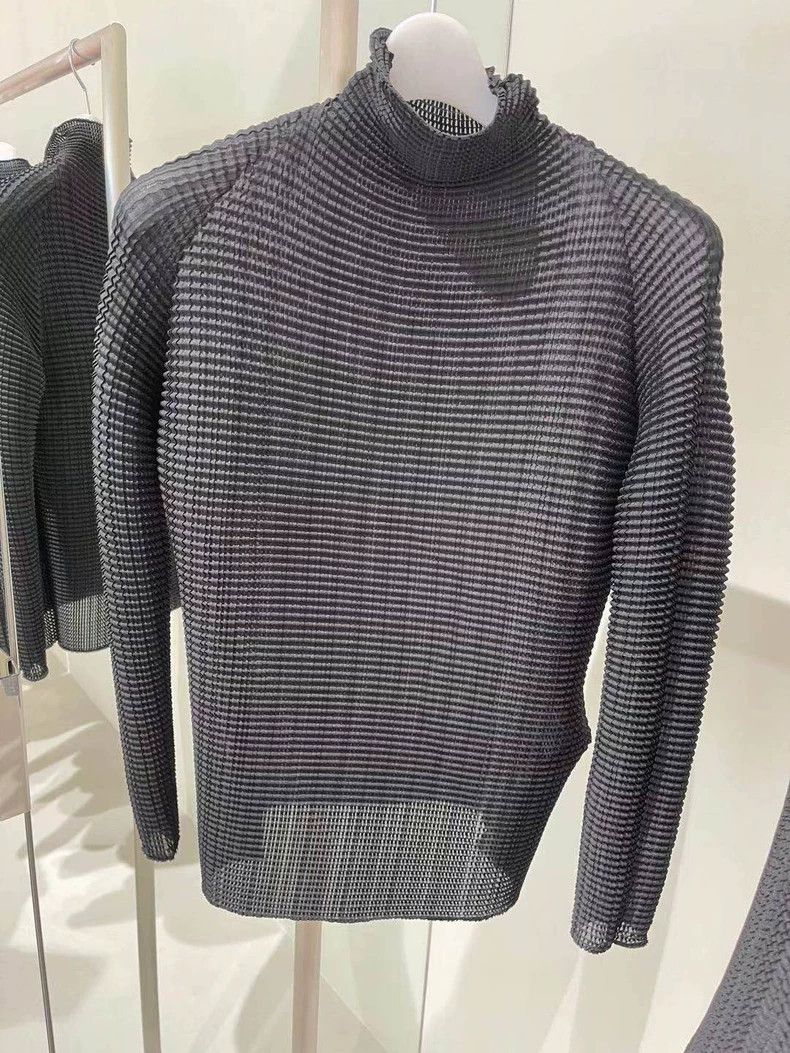 Issey Miyake Issey Miyake size:2 Black square pleated seeryarn long sle Size S / US 4 / IT 40 - 1 Thumbnail