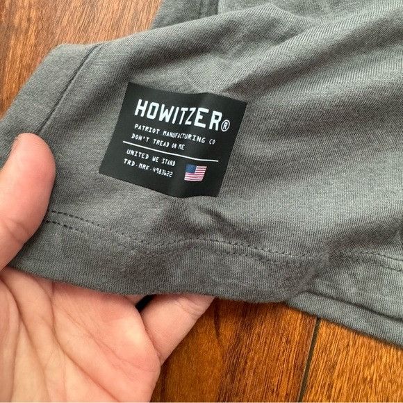 Designer NWT WOMEN’S HOWITZER PATRIOT SUPPORT OUT VETERANS V-NECK T-S Size S / US 4 / IT 40 - 7 Thumbnail