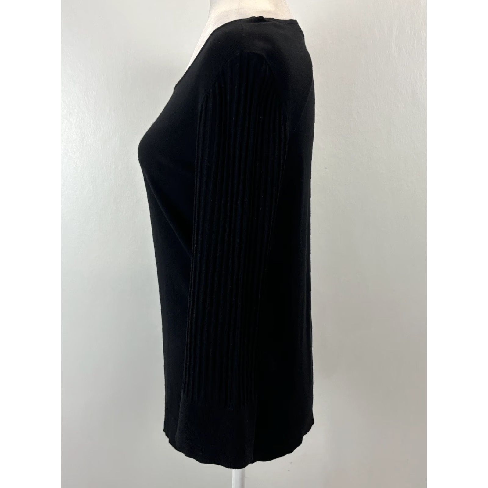 Talbots NEW! Talbots Fine Knit Sweater XS Black Textured Sleeves Women’s Size XS / US 0-2 / IT 36-38 - 2 Thumbnail
