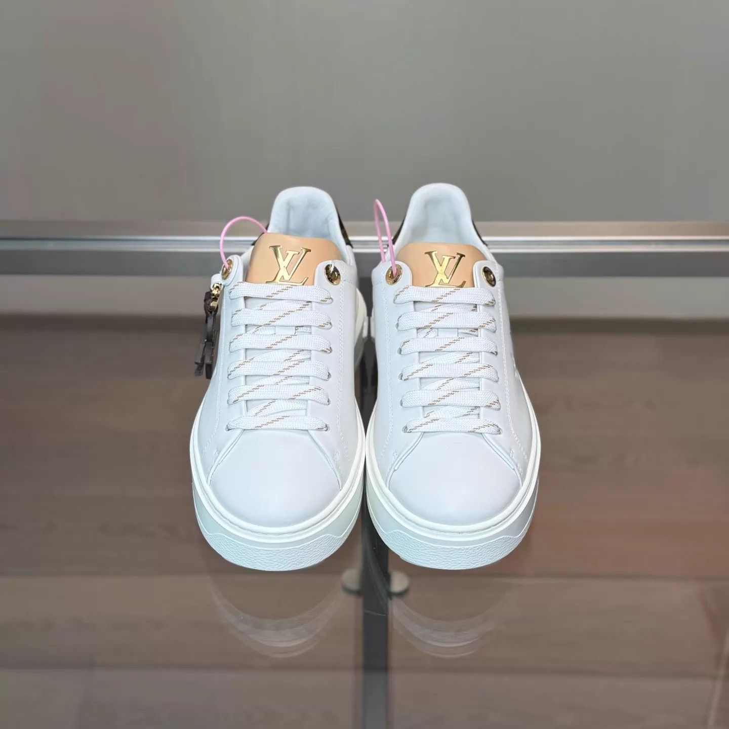 Louis Vuitton LV Time Out Monogram Charm White Sneakers EUR 37.5 Size US 7 / IT 37 - 2 Thumbnail