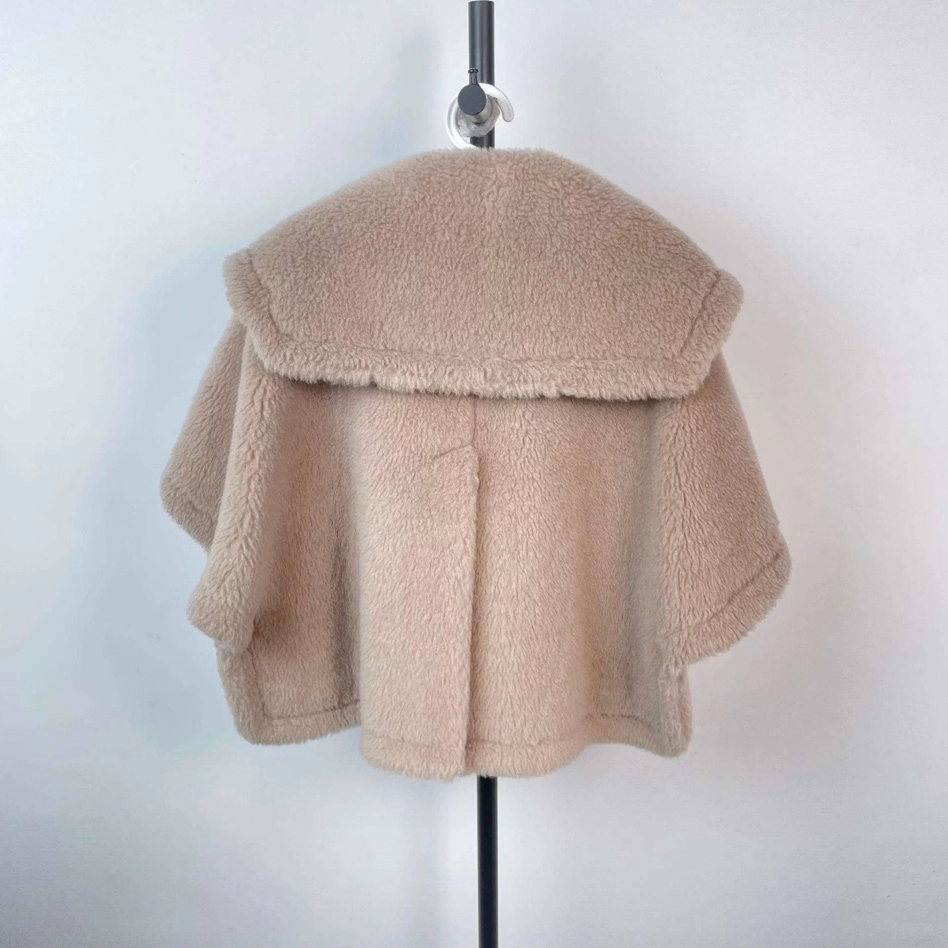 Max Mara Max Mara Teddy Bear Cape Short Beige 165/88A Jacket Size M / US 6-8 / IT 42-44 - 2 Thumbnail