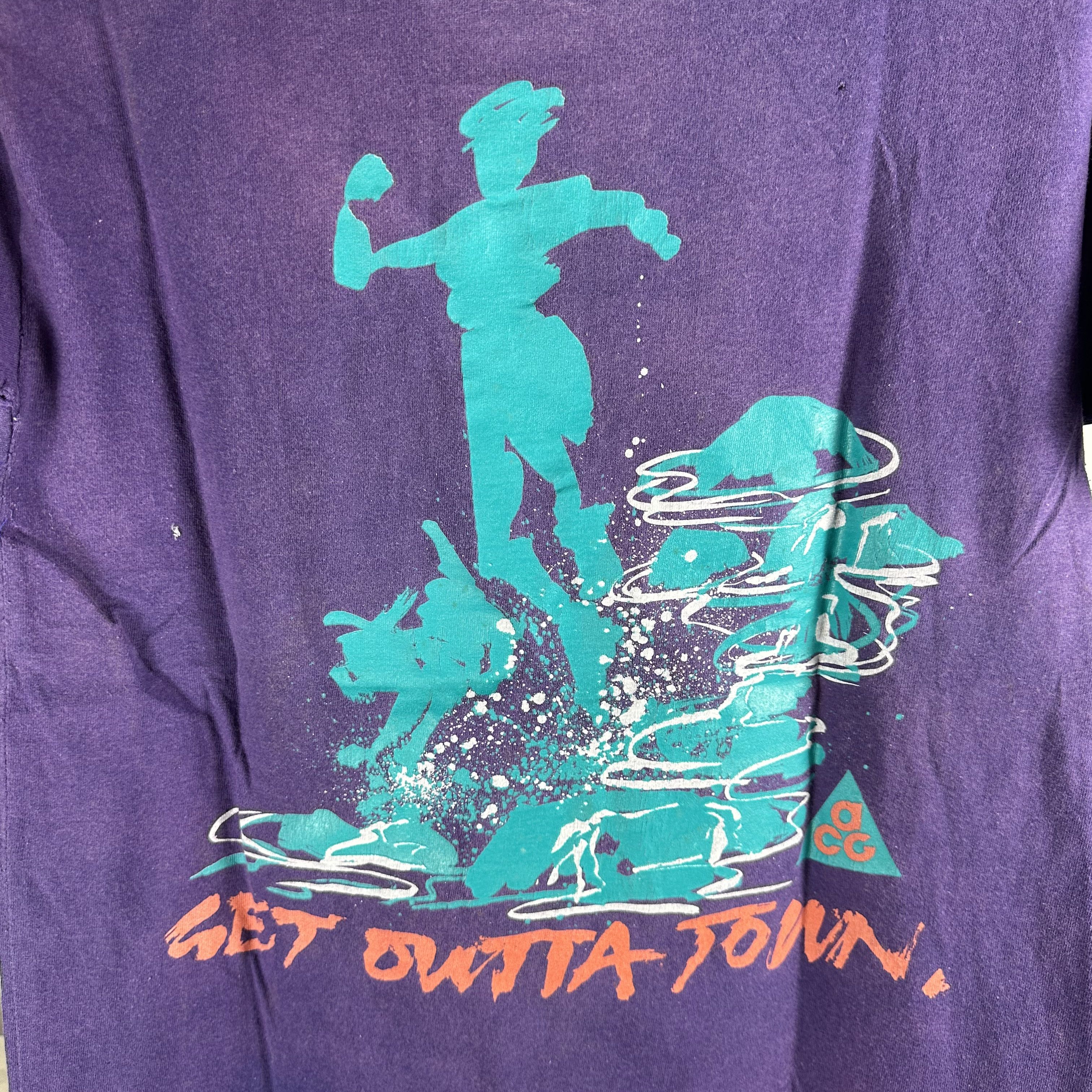 Vintage Vintage 90s Nike ACG Air MoWabb Get Outta Town T-Shirt Size US S / EU 44-46 / 1 - 4 Thumbnail