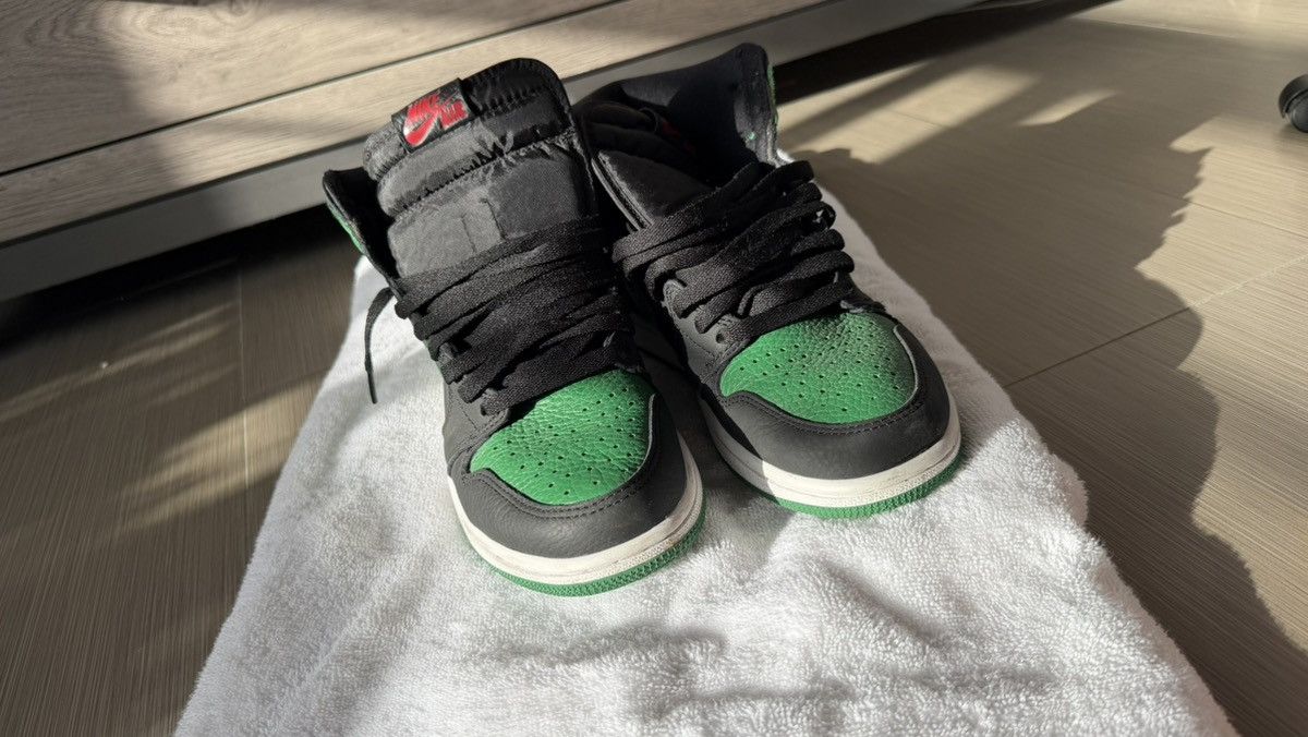Jordan Brand Air Jordan 1 OG Pine Green 2.0 Size US 8 / EU 41 - 7 Thumbnail