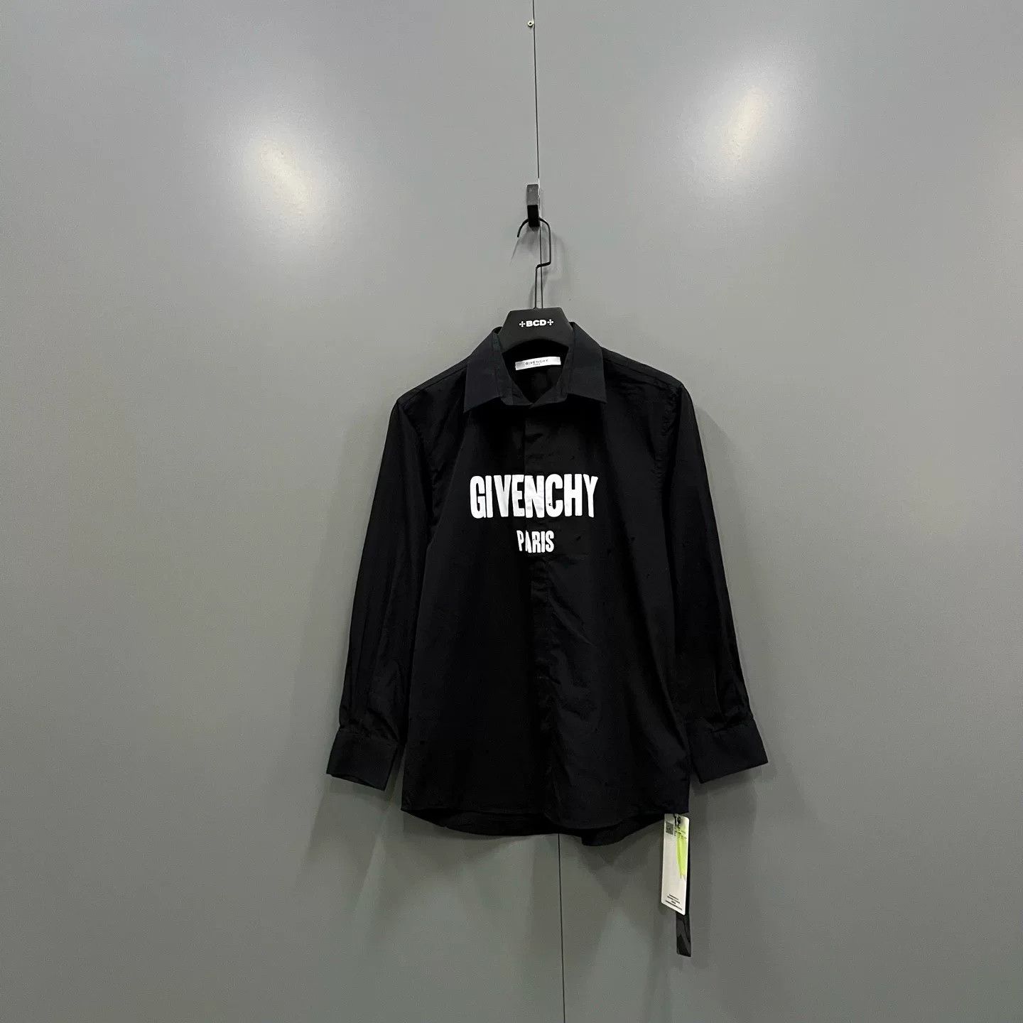 Givenchy Givenchy Logo Print Black Shirt Size 38 Size US M / EU 48-50 / 2 - 1 Thumbnail