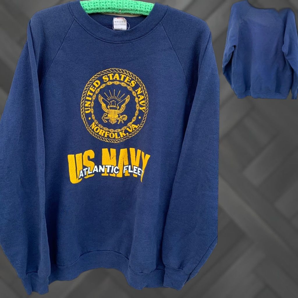 Fruit Of The Loom VINTAGE United States Navy Norfolk VA US Navy Atlantic Fleet sweatshirt XXL Men Blue Raglan Graphic Print Pullover Crew Neck Nylon/Poly Blend Size US XXL / EU 58 / 5 - 1 Thumbnail