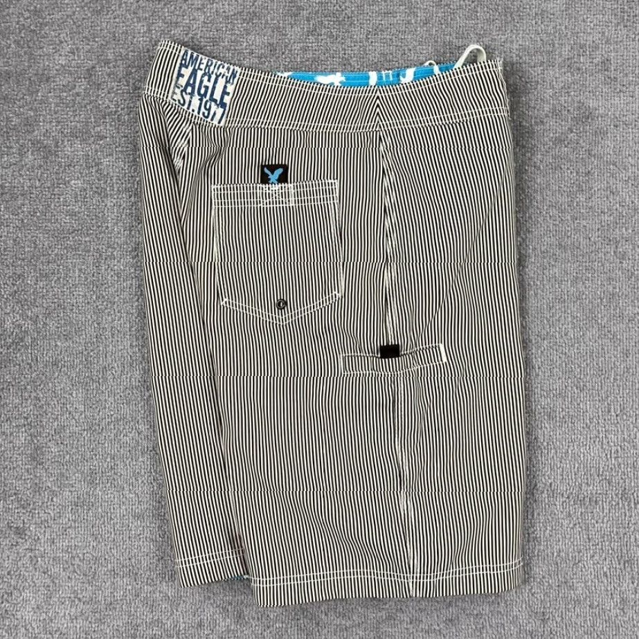 American Eagle Outfitters **American Eagle Mens 28 Trunks Brown Striped Beach Shorts** User: American Eagle Mens 28 Trunks Brown Striped Beach Shorts Size US 28 / EU 44 - 2 Thumbnail
