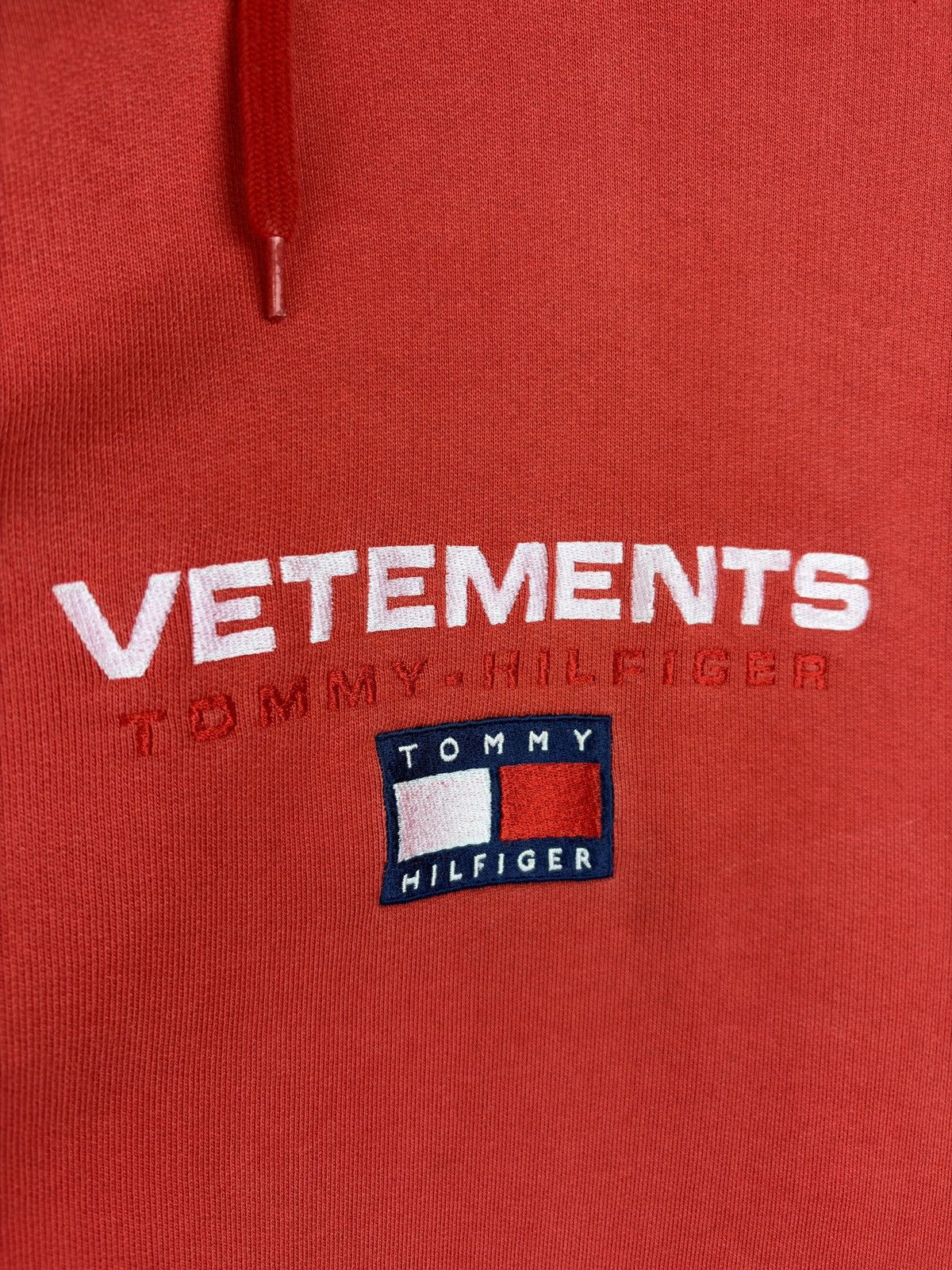 Tommy Hilfiger × Vetements SS18 Vetements Oversized Tommy Hilfiger Logo Layered Hoodie Size US S / EU 44-46 / 1 - 4 Thumbnail