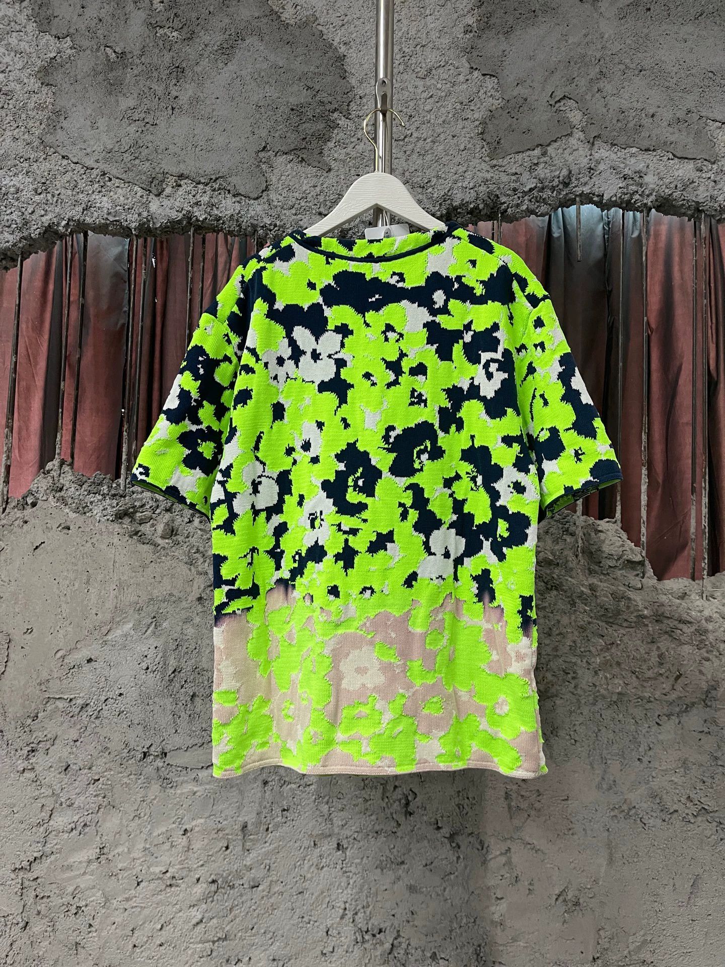 Dior Dior women's floral short-sleeve sweater xs Size XS / US 0-2 / IT 36-38 - 2 Thumbnail