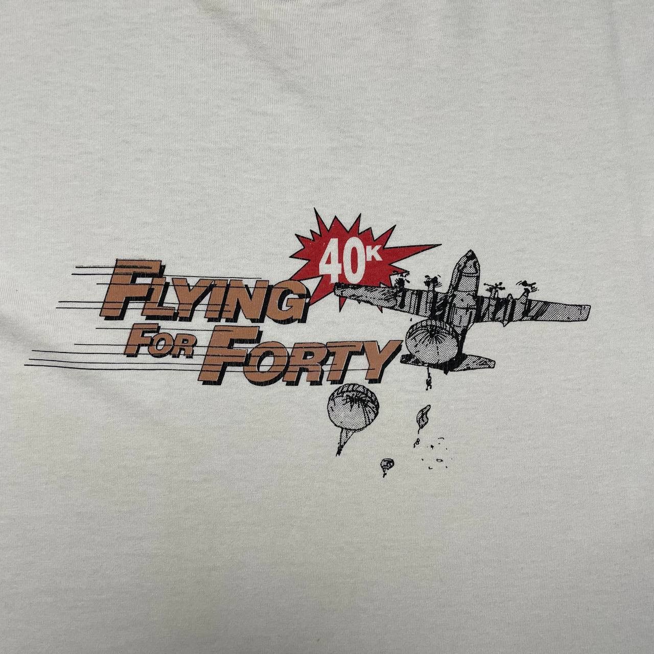 Vintage Vintage 90s Military Airborne Art Flying For Forty T Shirt Size US L / EU 52-54 / 3 - 3 Thumbnail