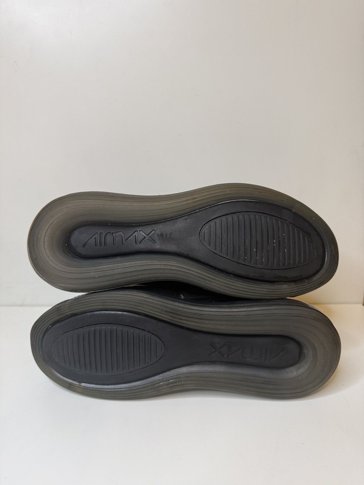 Nike Nike Air Max 720 Size US 11 / EU 44 - 5 Thumbnail