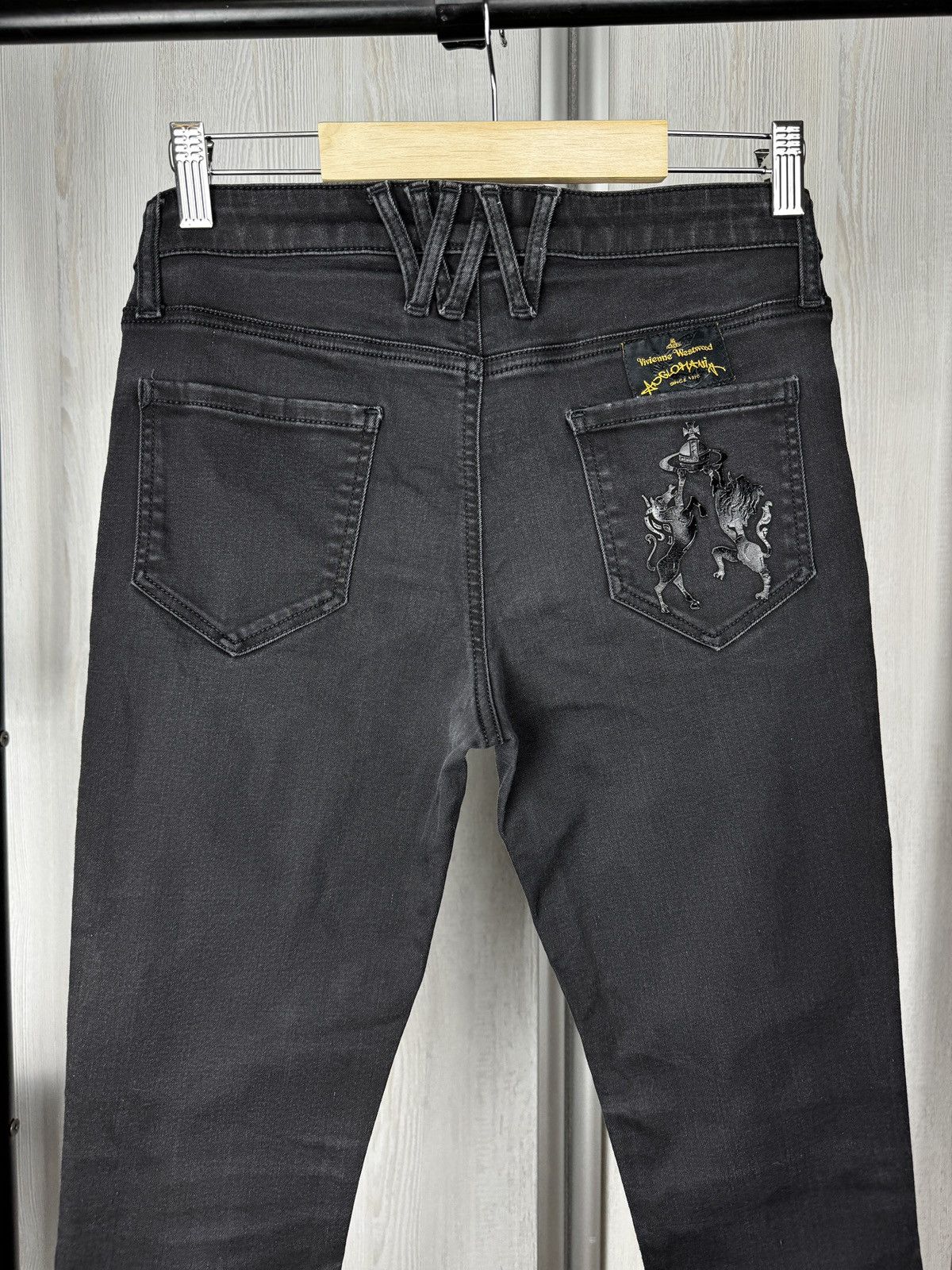 Vivienne Westwood Vivienne Westwood Anglomania Black grey big logo jeans sz 27 Size 27" / US 4 / IT 40 - 6 Thumbnail