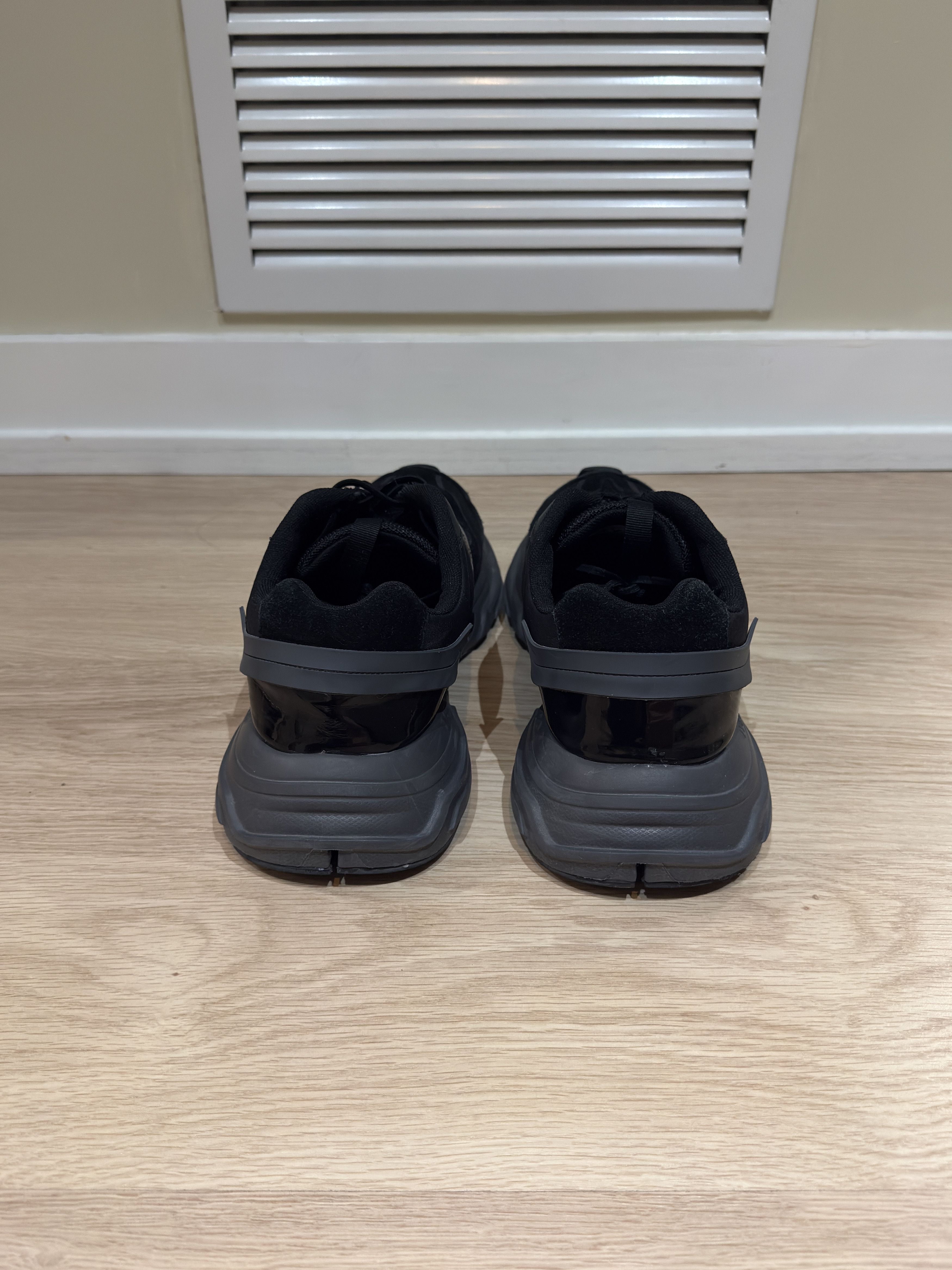 Other IYSO Acumik Sneakers (size 11) Size US 11 / EU 44 - 6 Thumbnail