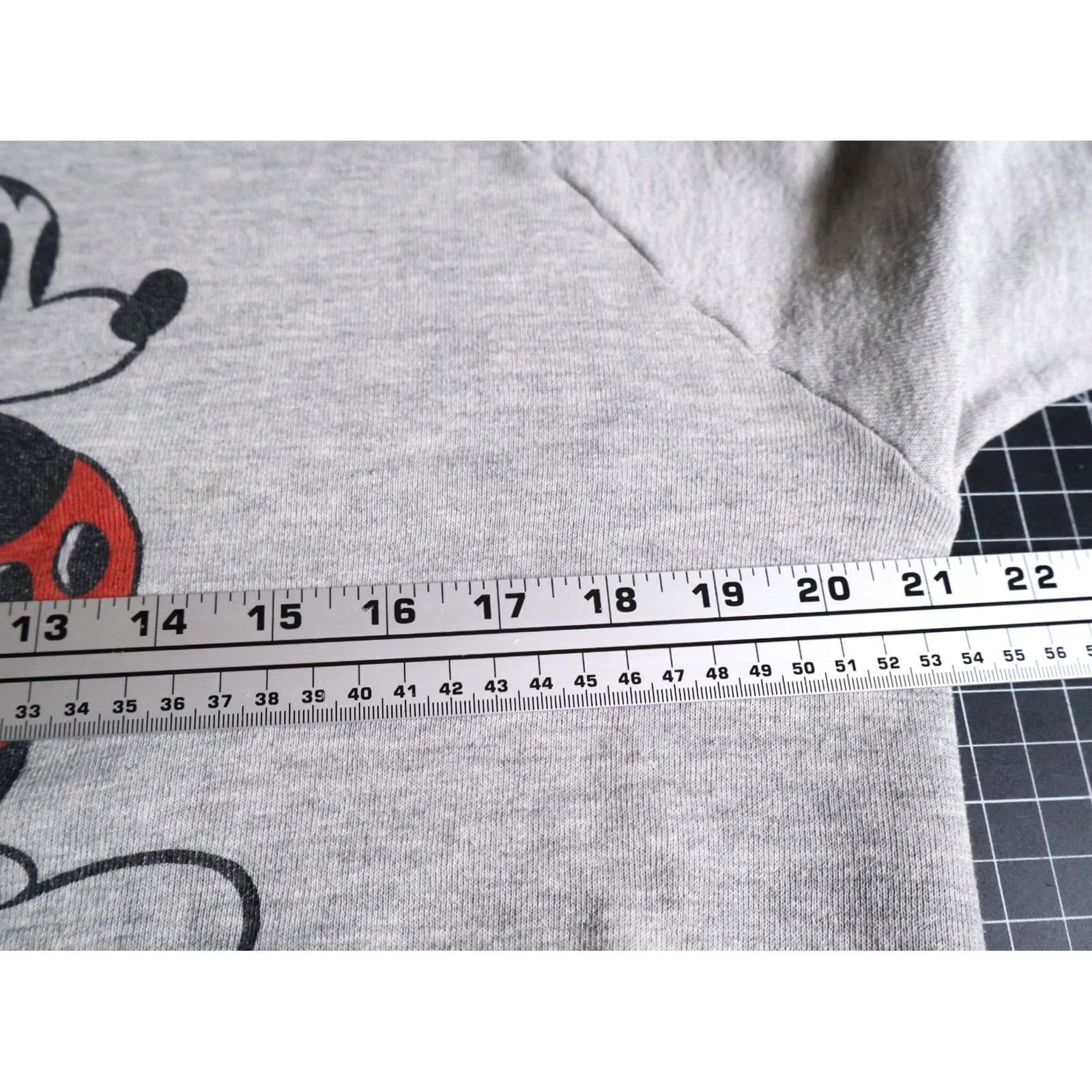 Disney VINTAGE Disney Mickey Mouse Sweatshirt Men Large Gray 80s Cartoon Graphics Fleece Raglan Crew Neck Cotton Blend Polyester Rayon Medium Tagged Large Size US M / EU 48-50 / 2 - 5 Thumbnail