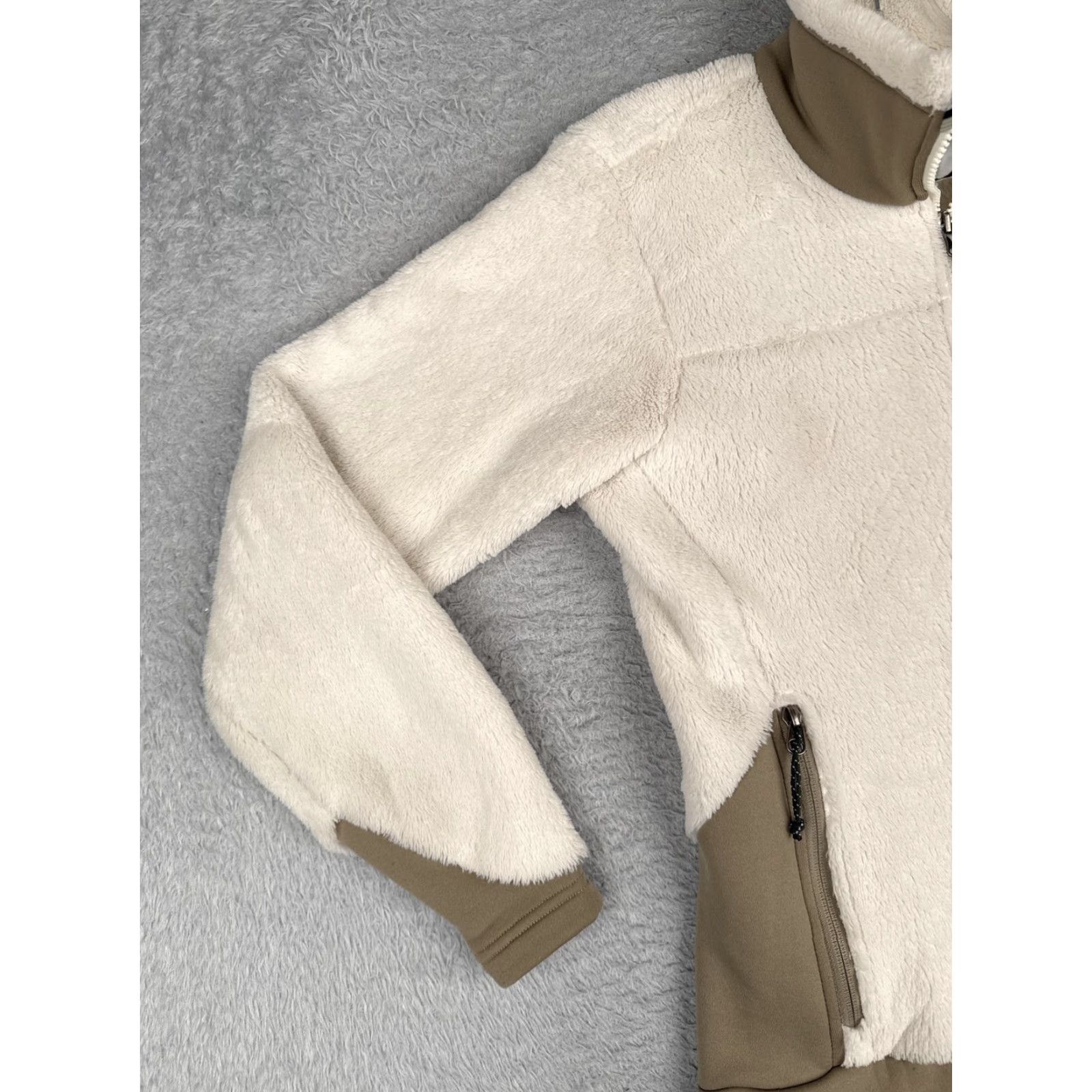 Mountain Hardwear Mountain Hardwear Jacket Womens Small White High Pile Fleece Full Zip Outdoor Size S / US 4 / IT 40 - 6 Thumbnail
