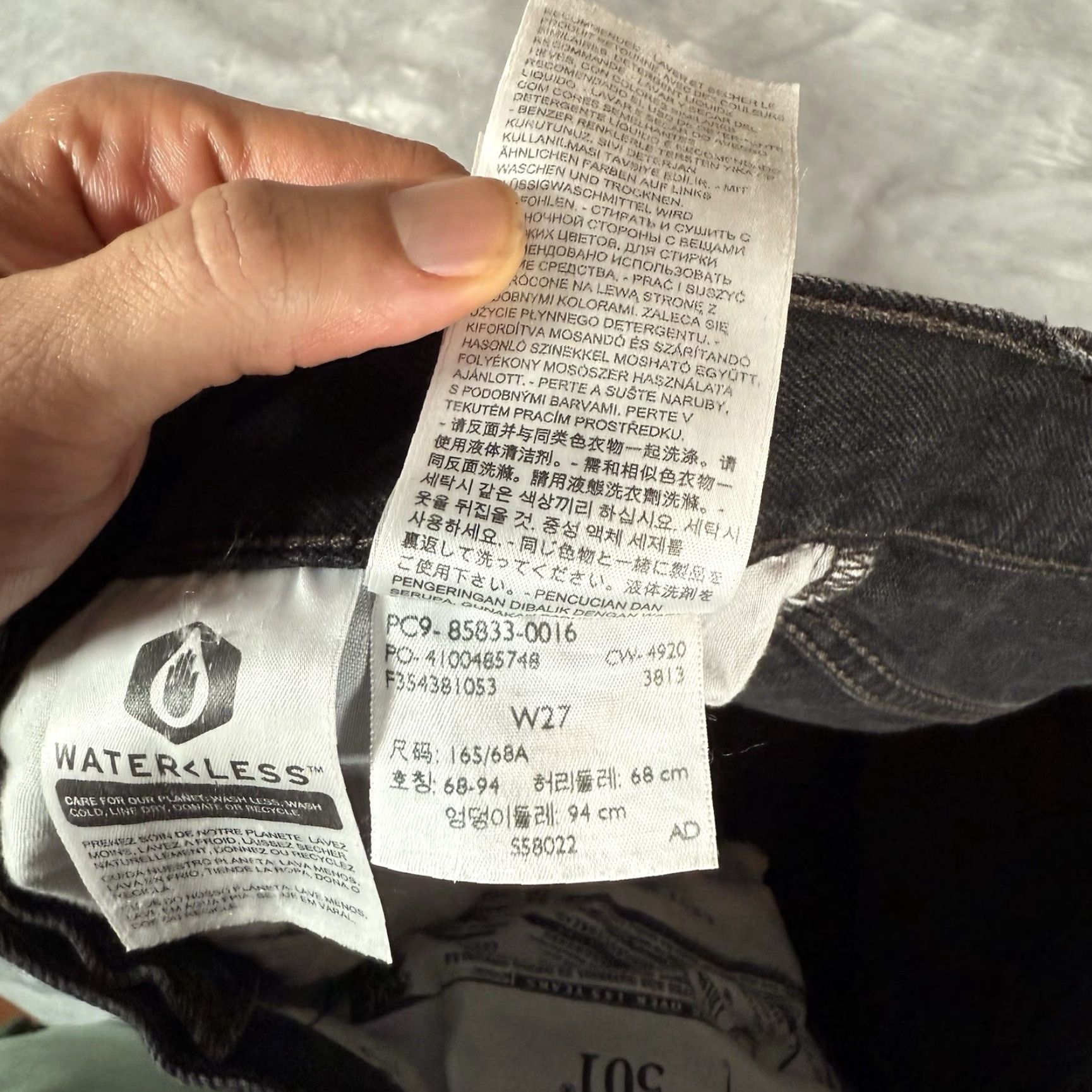 Levi's VINTAGE Levi's 501 Denim Cutoff Shorts Womens - 27 - 6" Inseam - Black - Button Fly - Hipster - Casual (Adults) Ladies Regular Fit Size 27" / US 4 / IT 40 - 4 Thumbnail