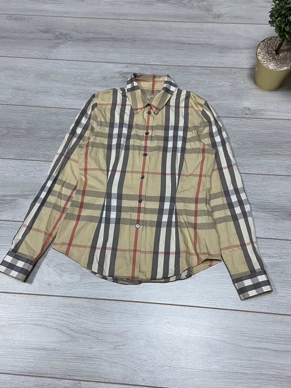 Burberry Burberry over check London shirt nova buttons up Size S / US 4 / IT 40 - 2 Thumbnail