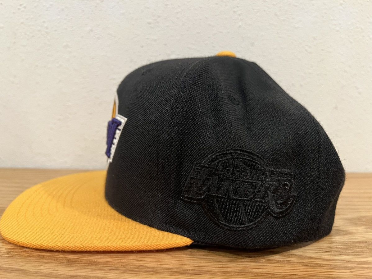 Mitchell & Ness × NBA Mitchell Ness Lakers Upside Down Hat Size ONE SIZE - 2 Thumbnail