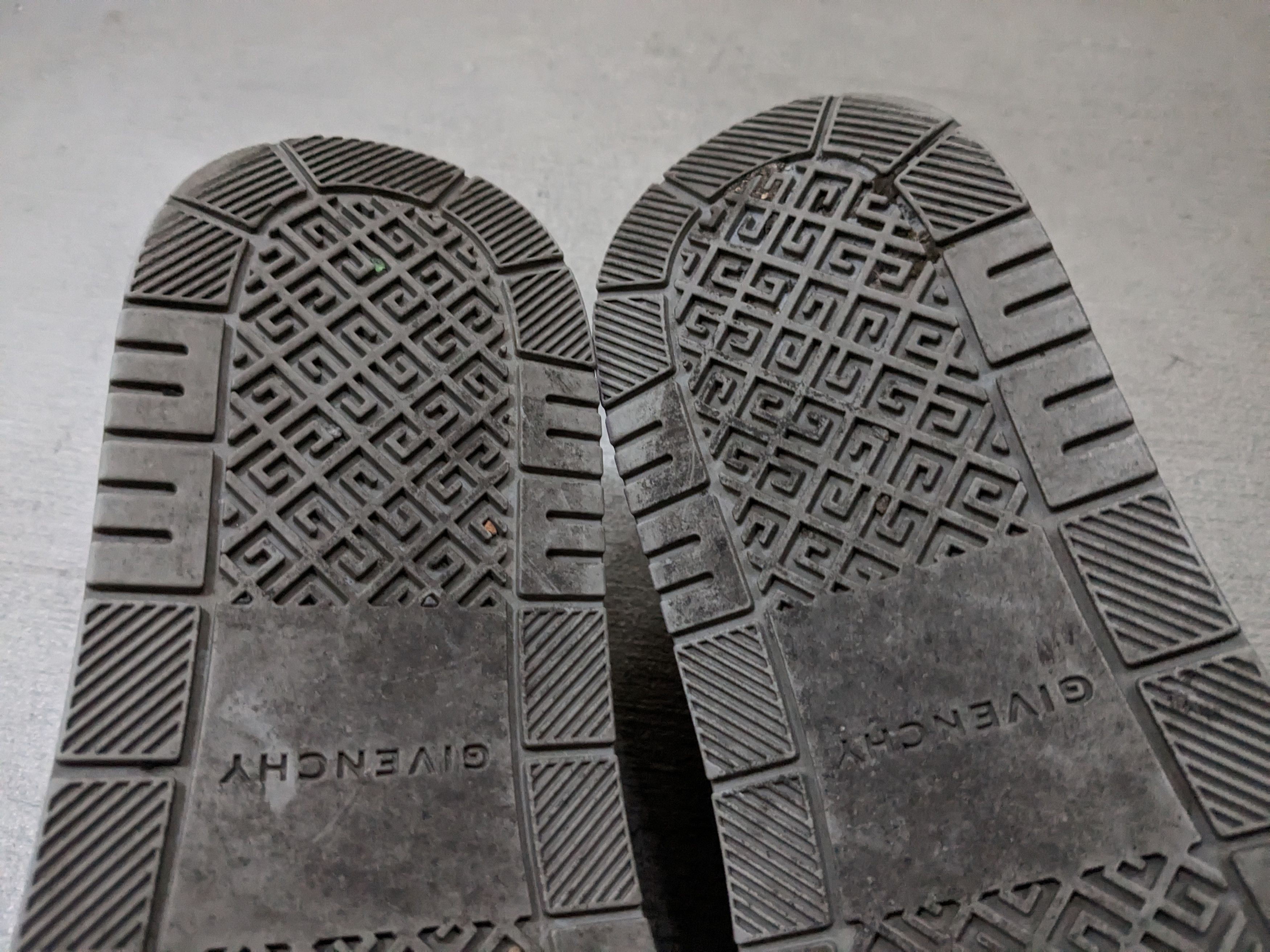 Givenchy Givenchy G4 Sneakers Gray 9 42 Leather Matthew Williams Size US 9 / EU 42 - 20 Thumbnail