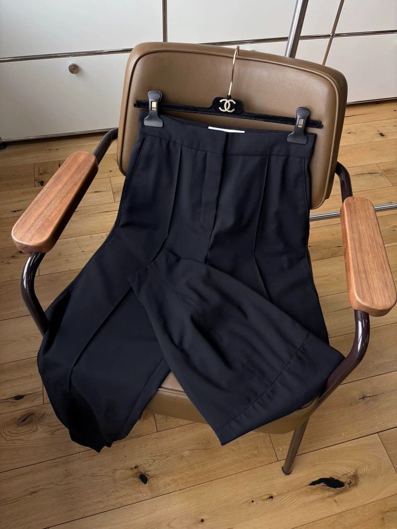 Loewe LOEWE Wool black carrot trousers Size 42" / US 20 - 3 Thumbnail