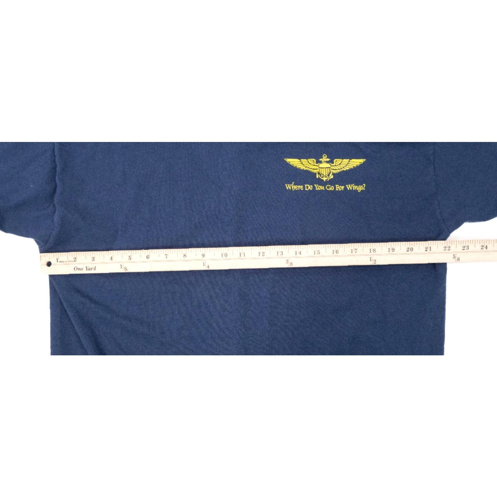 Fruit Of The Loom VINTAGE Hooters Wings Deluxe Tacky T-Shirt Men XL Blue Cotton 90s Promo Shirt Mens Size US XL / EU 56 / 4 - 4 Thumbnail