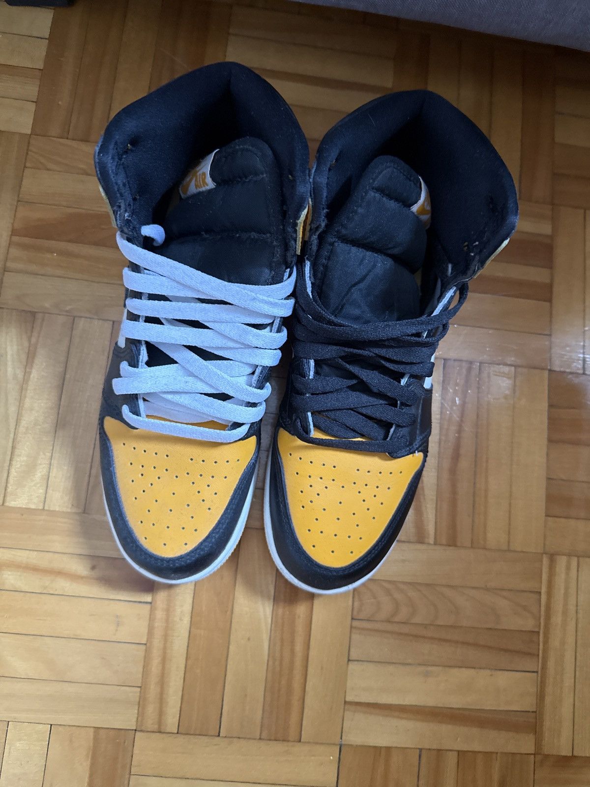 Jordan Brand Air Jordan 1 Retro High OG Taxi Size US 6.5 / EU 39-40 - 5 Thumbnail