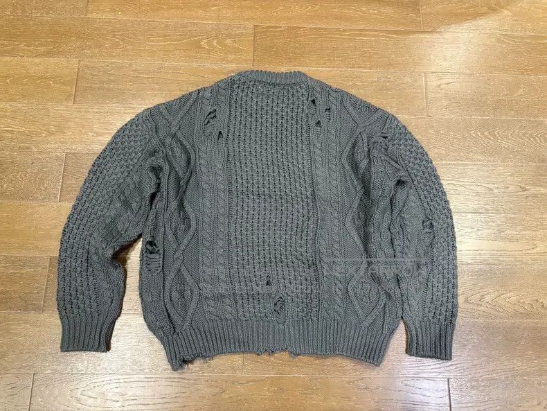 Neighborhood Neighborhood Distressed Sweater L Size Size US L / EU 52-54 / 3 - 2 Thumbnail
