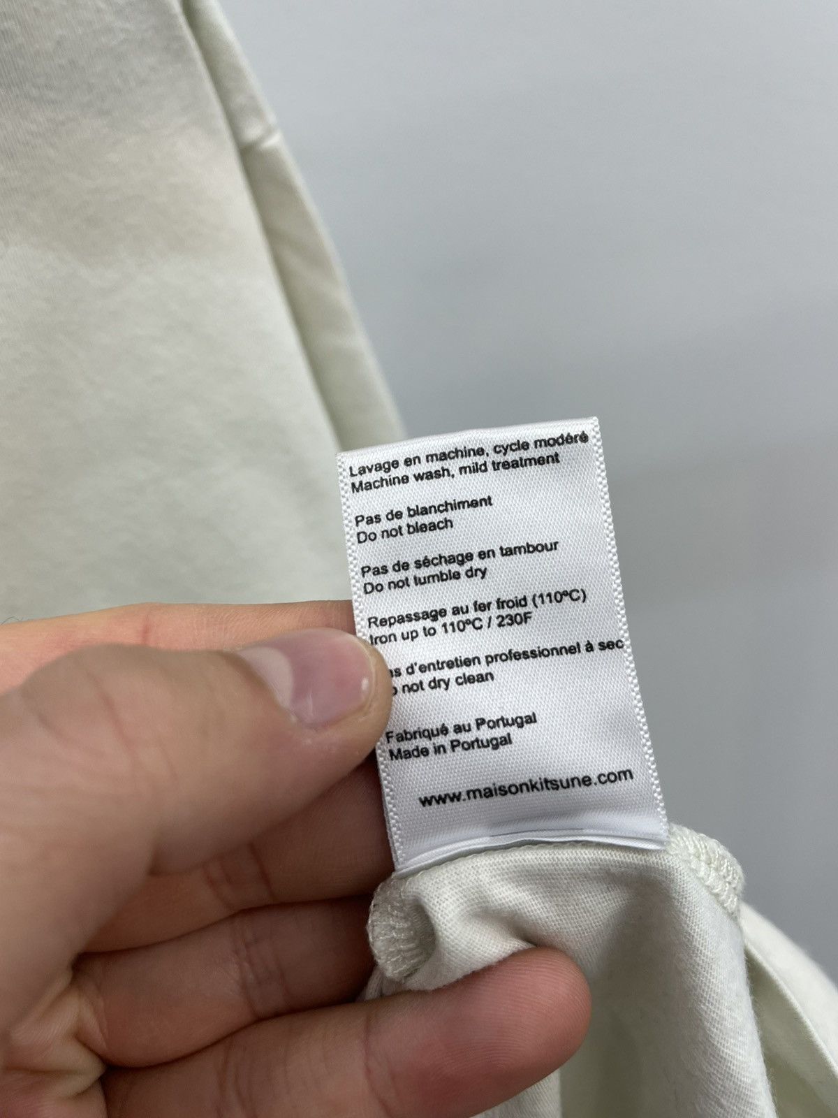 Maison Kitsune Maison Kitsune Fox Logo Embroidered Pocket Tee T-shirt Size US M / EU 48-50 / 2 - 6 Thumbnail