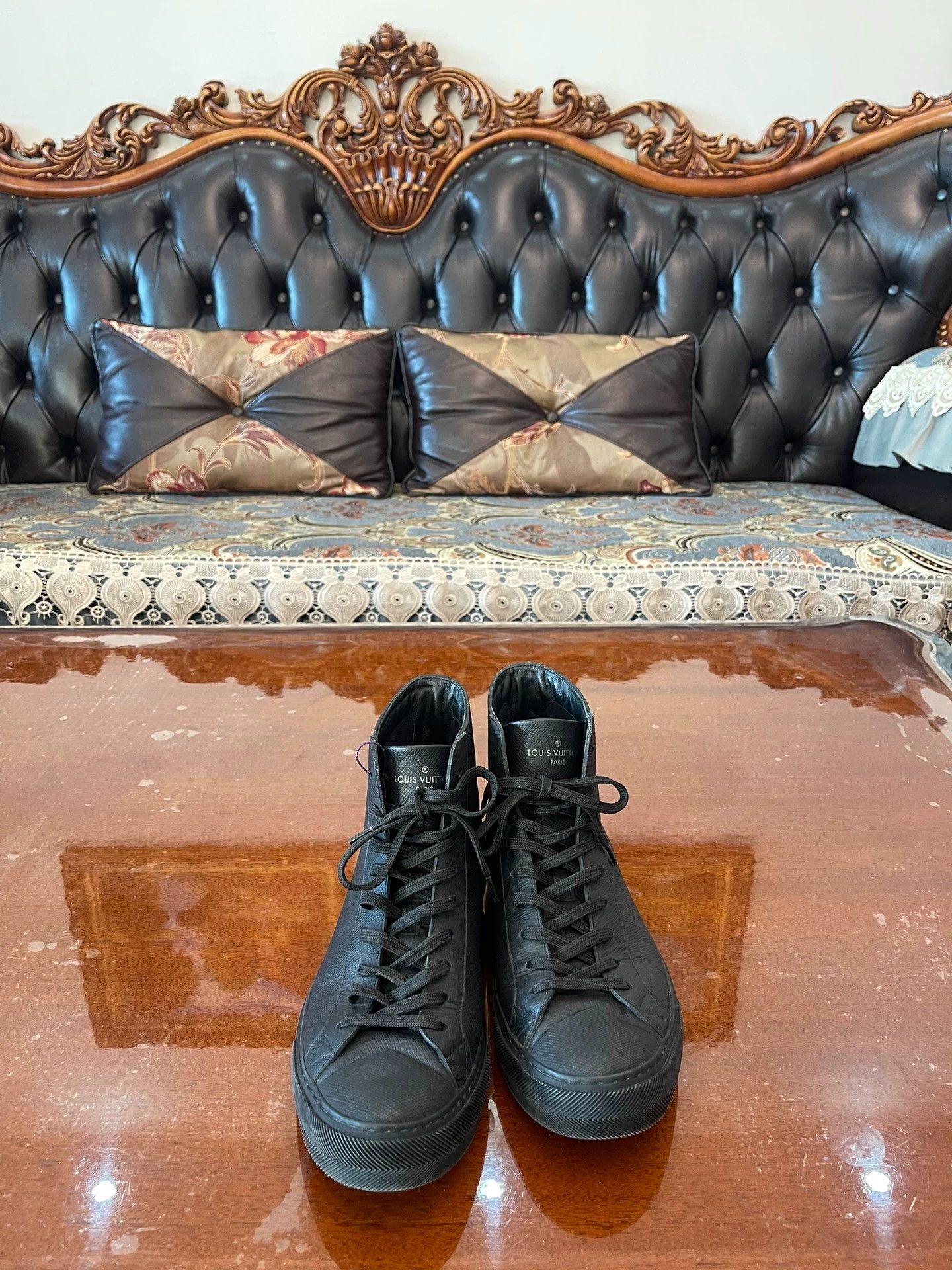 Louis Vuitton LV Men's Premium Litchi Leather Graffiti Collab Shoe 5.5 Size US 5.5 / EU 38 - 5 Thumbnail