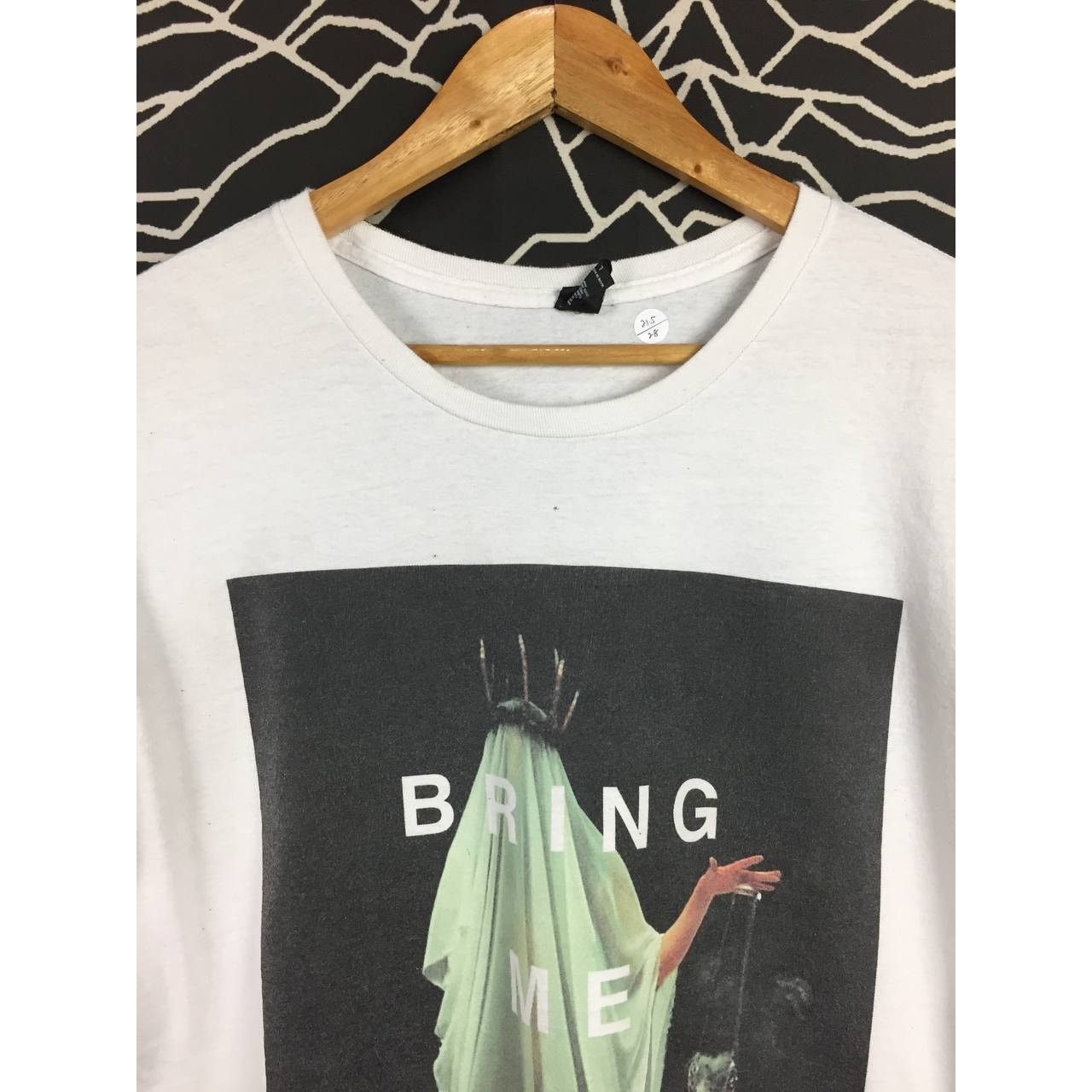 Band Tees Bring Me The Horizon Metalcore Band Cloaked Tee Size L Size US L / EU 52-54 / 3 - 3 Thumbnail