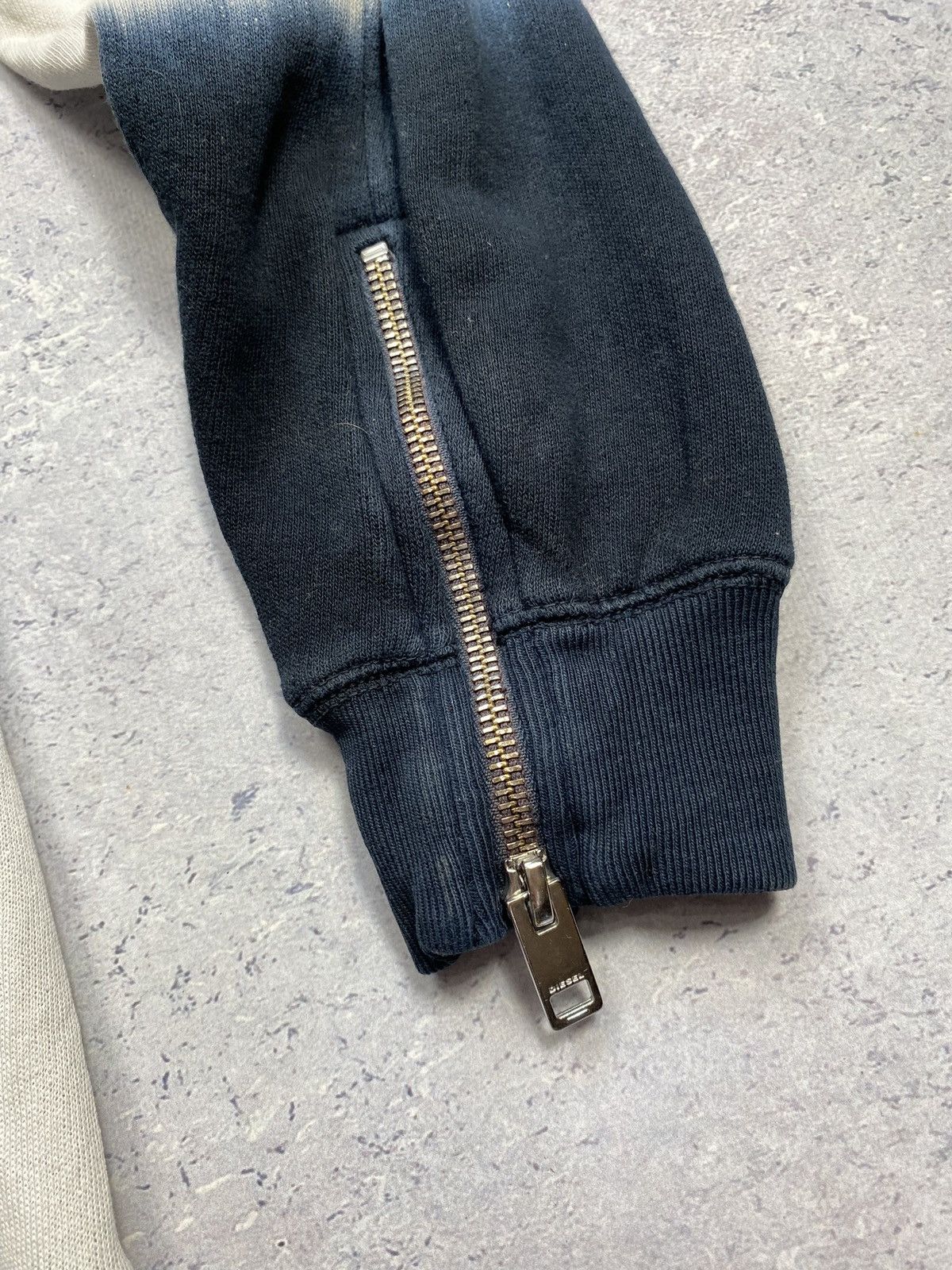 Diesel Diesel Men’s Sweatshirt Size Small With Mini Logo Size US S / EU 44-46 / 1 - 14 Thumbnail