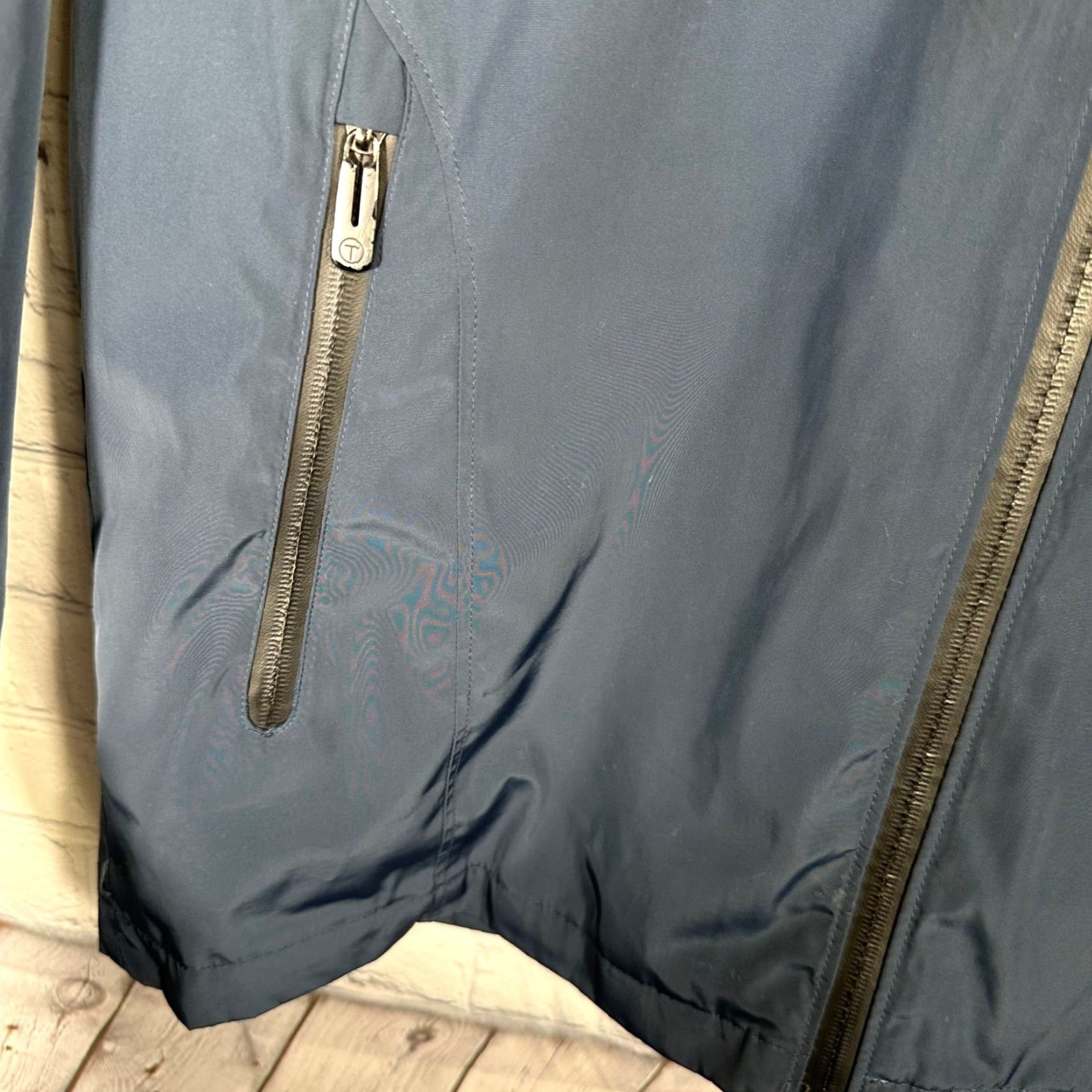 Tumi Tumi T-Tech Mens Jacket Windbreaker Full Zip Hooded Lightweight Navy Blue M Regular Pocket Zippered Pockets Logo Travel Casual Size US M / EU 48-50 / 2 - 4 Thumbnail