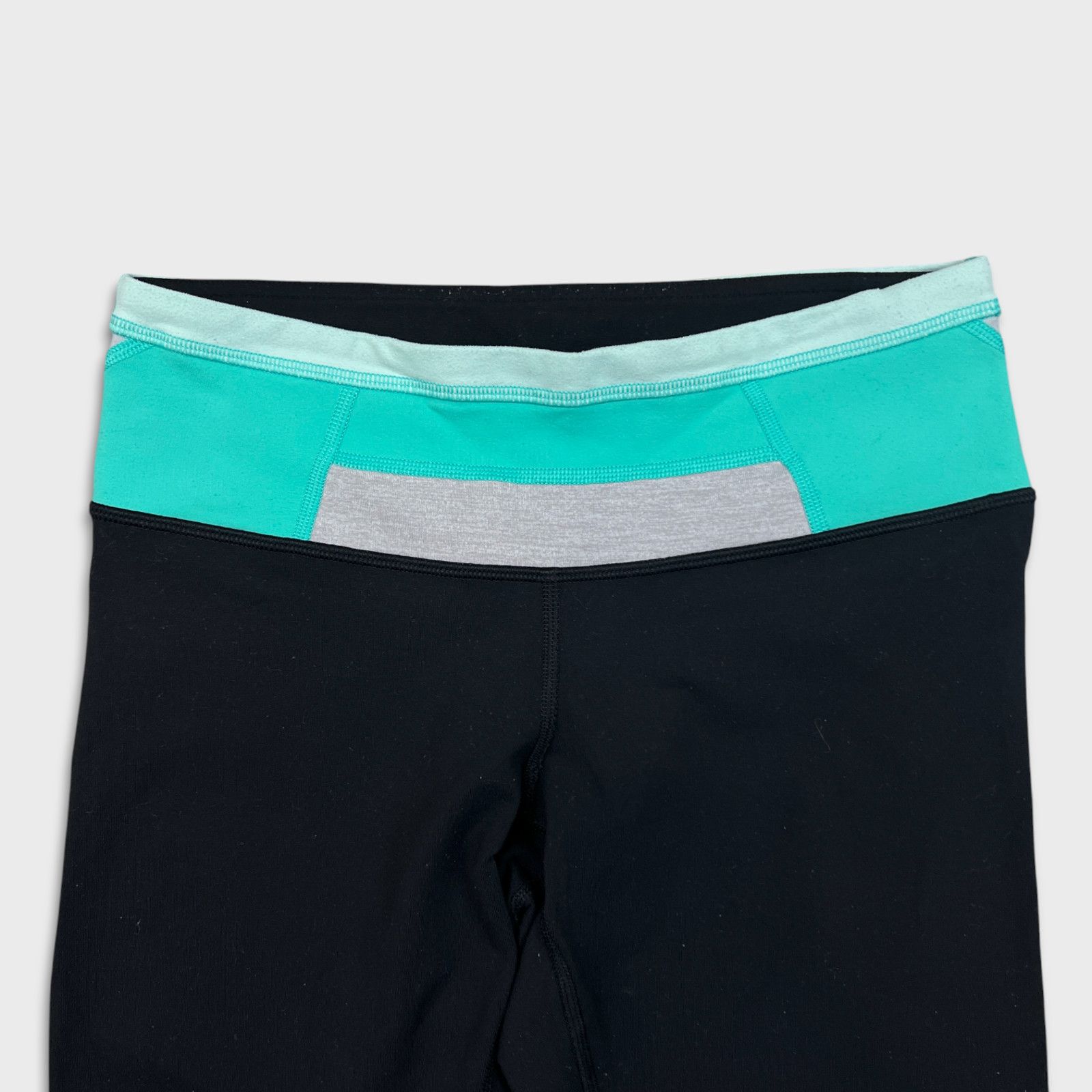 Lululemon Lululemon Wunder Under Crop Pants 6 Athletic Yoga Leggings Size 28" / US 6 / IT 42 - 2 Thumbnail