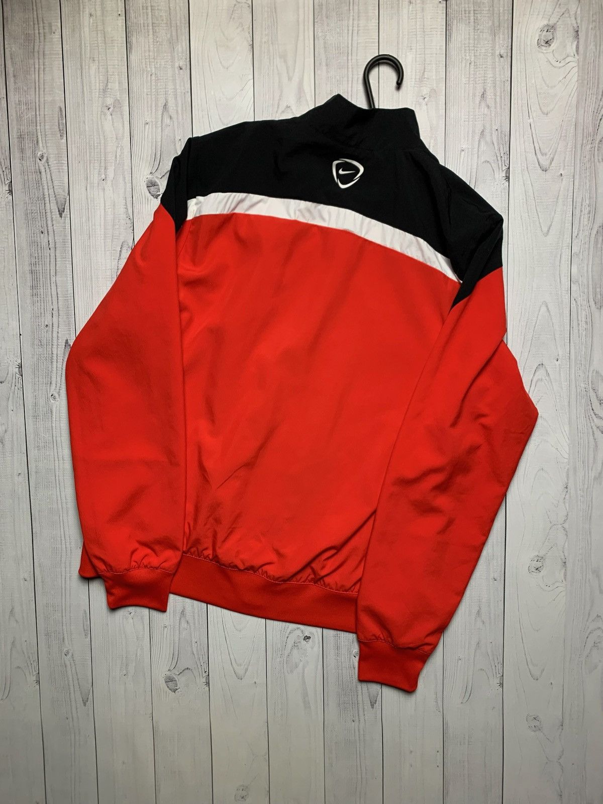 Vintage Vintage Nike Manchester United soccer jacket size M red Size US M / EU 48-50 / 2 - 2 Thumbnail