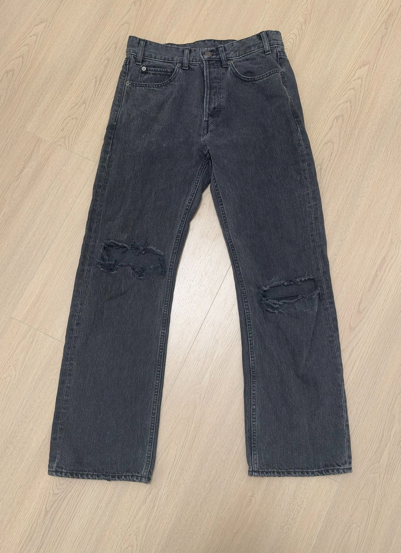 Celine CELINE Kurt Charcoal Washed Distressed Jeans Size US 29 - 1 Thumbnail