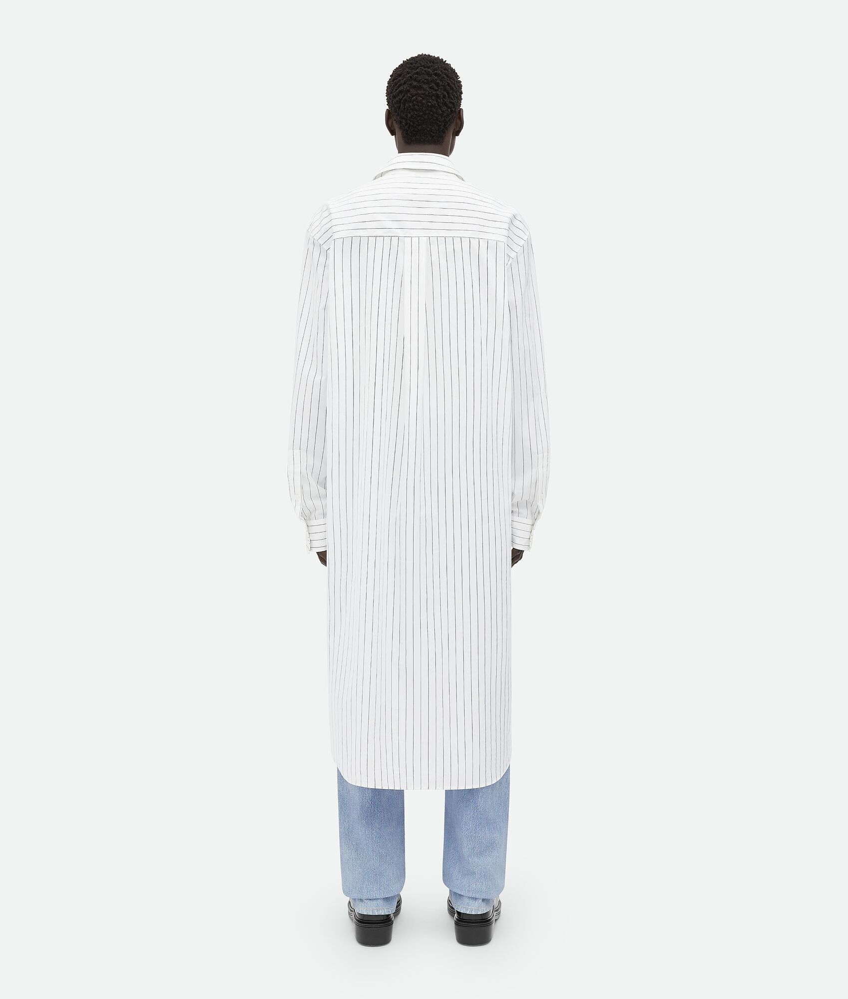 Bottega Veneta o1w1db10525 Pinstripe Poplin Long Shirt in White/Black Size US M / EU 48-50 / 2 - 3 Thumbnail