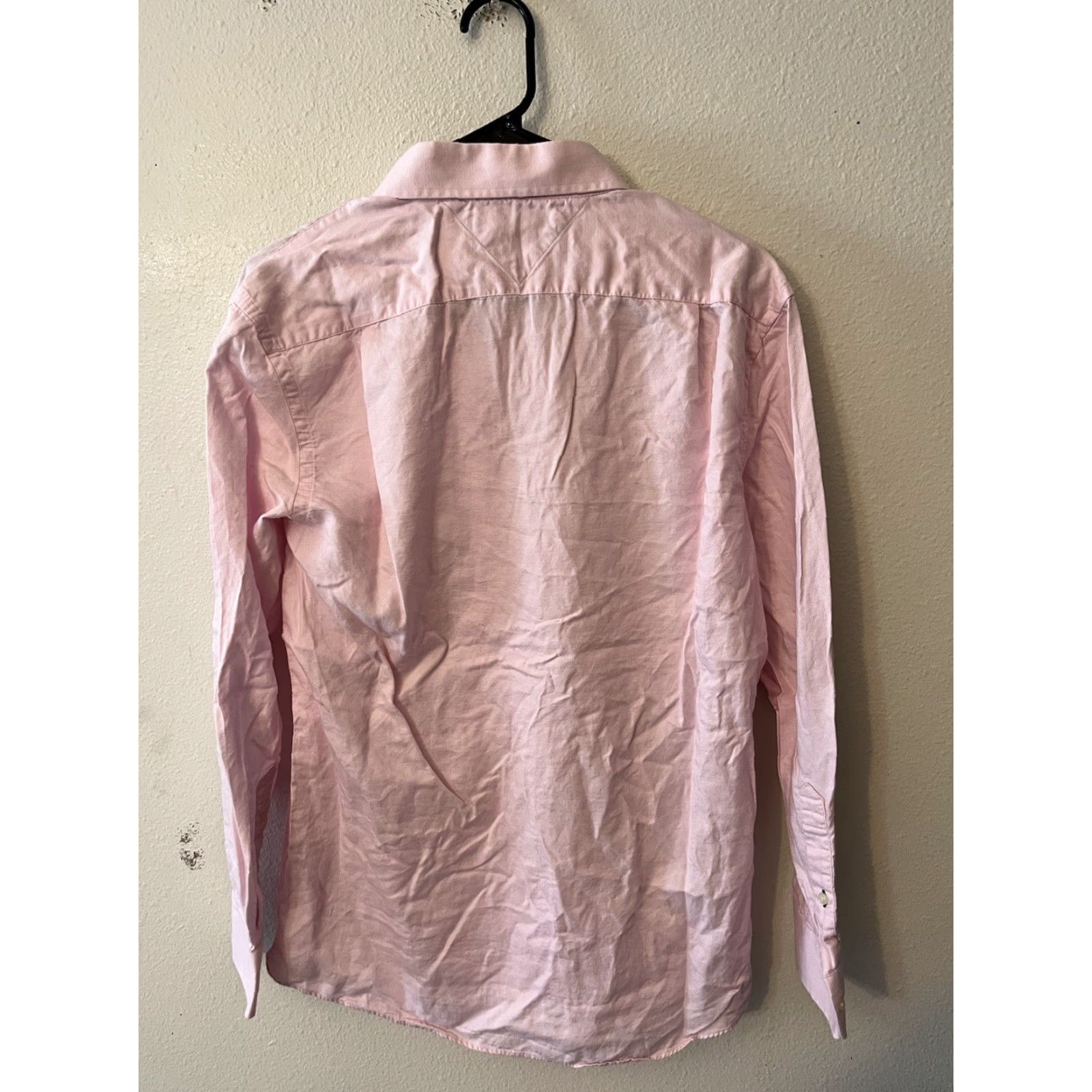 Tommy Hilfiger Tommy Hilfiger Slim Fit Pink Solid Long Sleeve Button Down Shirt Size 15.5 Size US M / EU 48-50 / 2 - 3 Thumbnail