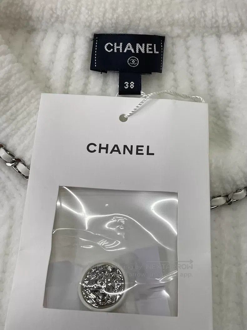 Chanel Chanel White four-pocket leather chain corduroy jacket Size XS / US 0-2 / IT 36-38 - 4 Thumbnail