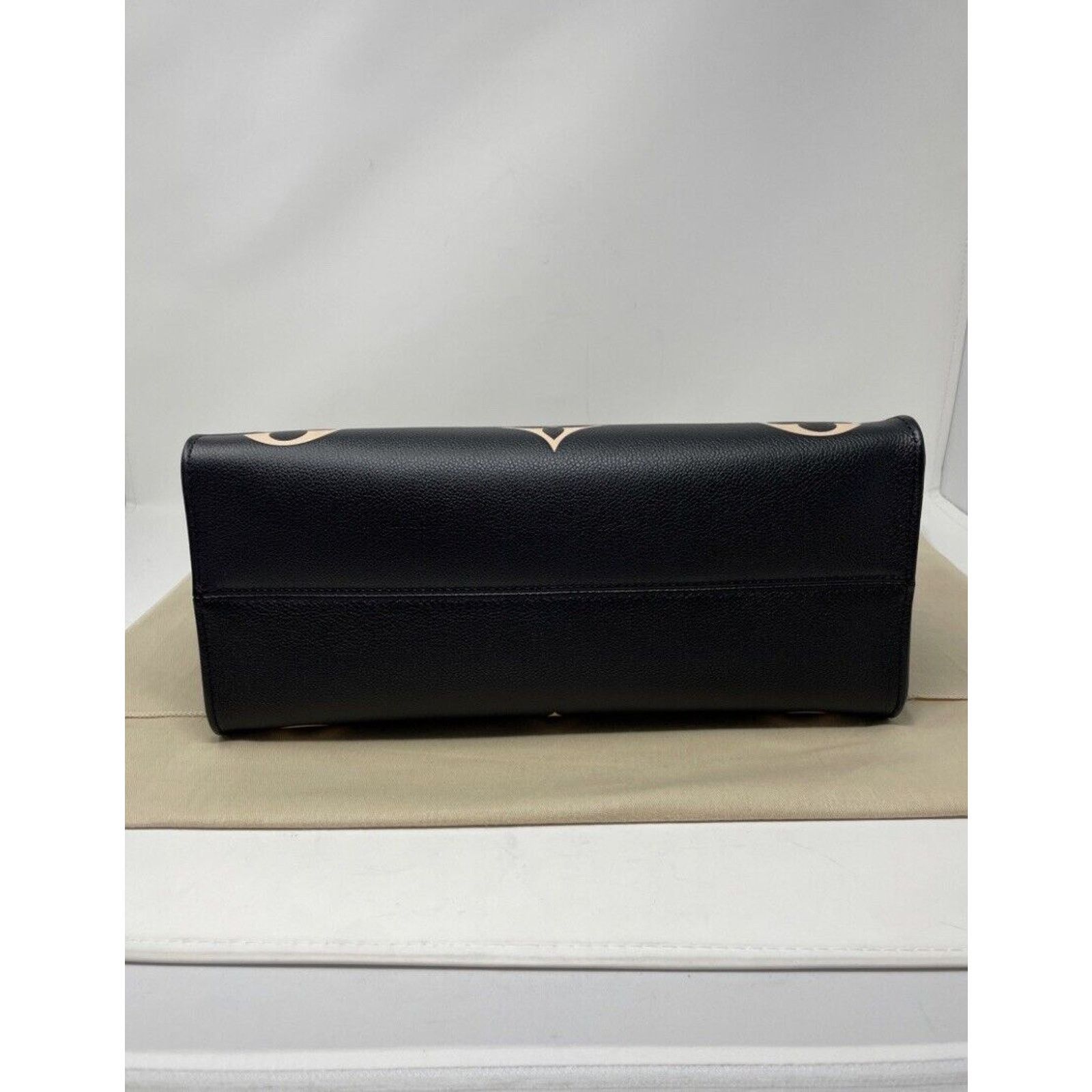 Louis Vuitton Louis Vuitton M45495 OnTheGo Tote MM Black/Beige Size ONE SIZE - 9 Thumbnail