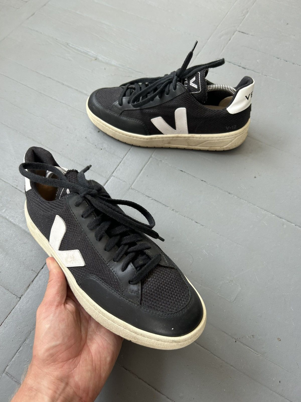Veja Veja leather men’s low top sneakers Size US 8 / EU 41 - 4 Thumbnail