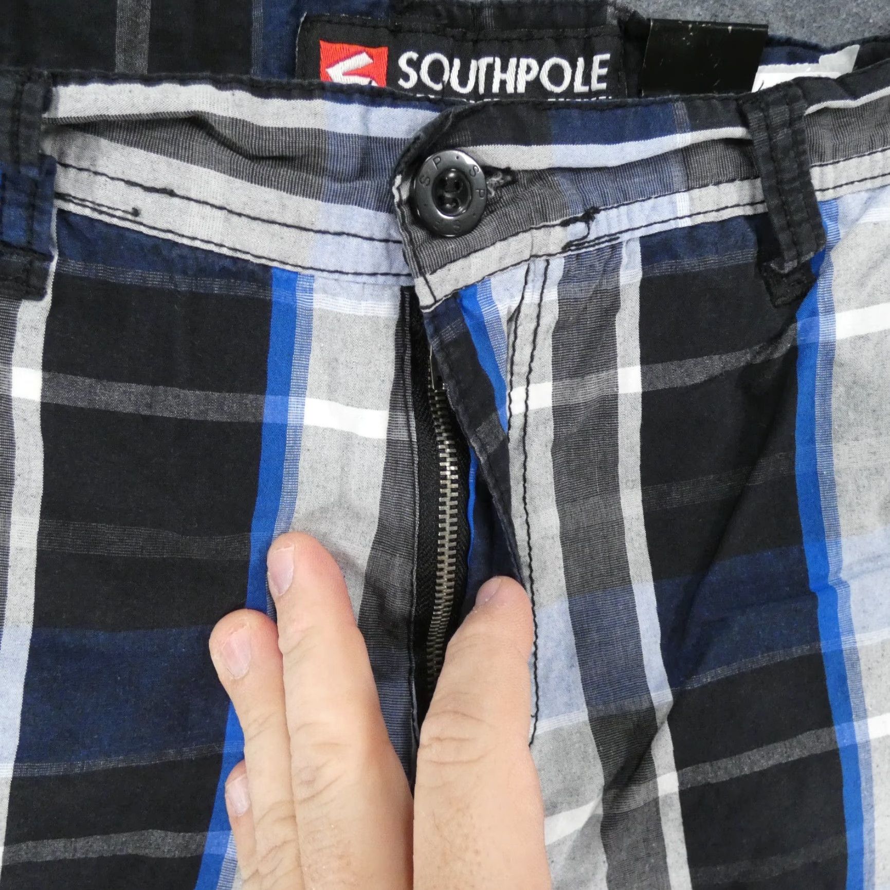 Southpole Southpole Shorts Mens 29 Chino Flat Front Navy Black Plaid Size US 29 - 6 Thumbnail