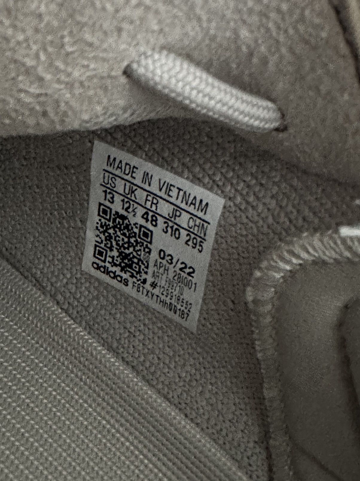YEEZY BOOST 350 V2 Sesame